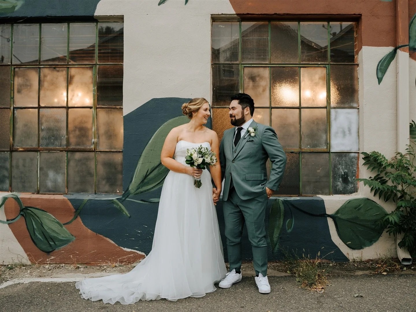 So honored to plan this unforgettable Denver wedding for the sweetest couple! 🥂

Venue @mossdenver 
Bartending @drinkoakandolive 
Catering @occasionscater 
Photography @alexmedvick 
DJ @thentertainme 
HAMU @linamarcelabeauty 

#coloradoweddingplanne