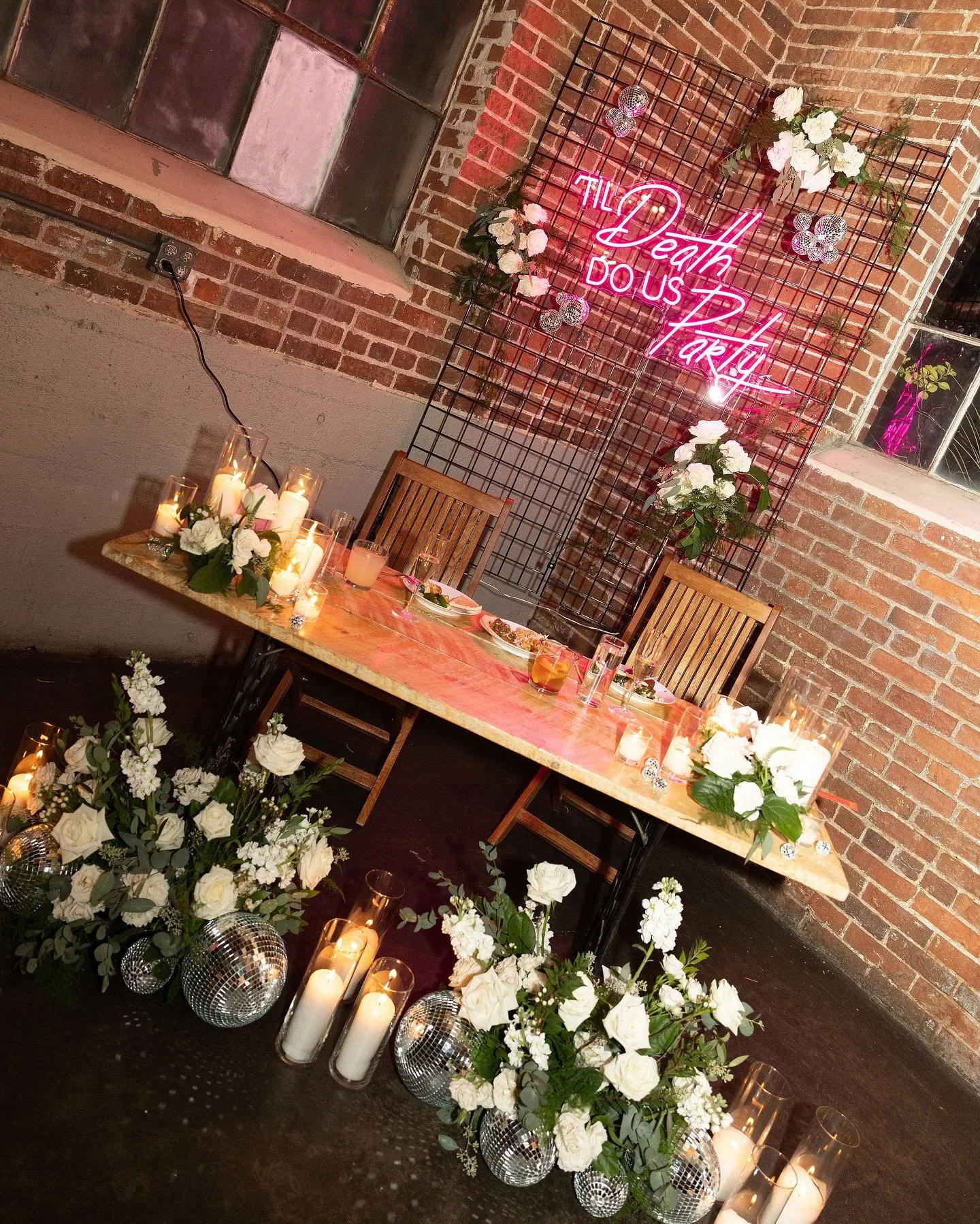 Favorite details from this gorgeous wedding day 💕

Photographer @sunnieheers
Venue @mossdenver
Florist @projectfloral
Catering @sugarpinecatering
Bar @drinkoakandolive
Du @getdownco
Videography @chrisveaseyfilms
Dessert @gingerly_baked
Lounge Rental