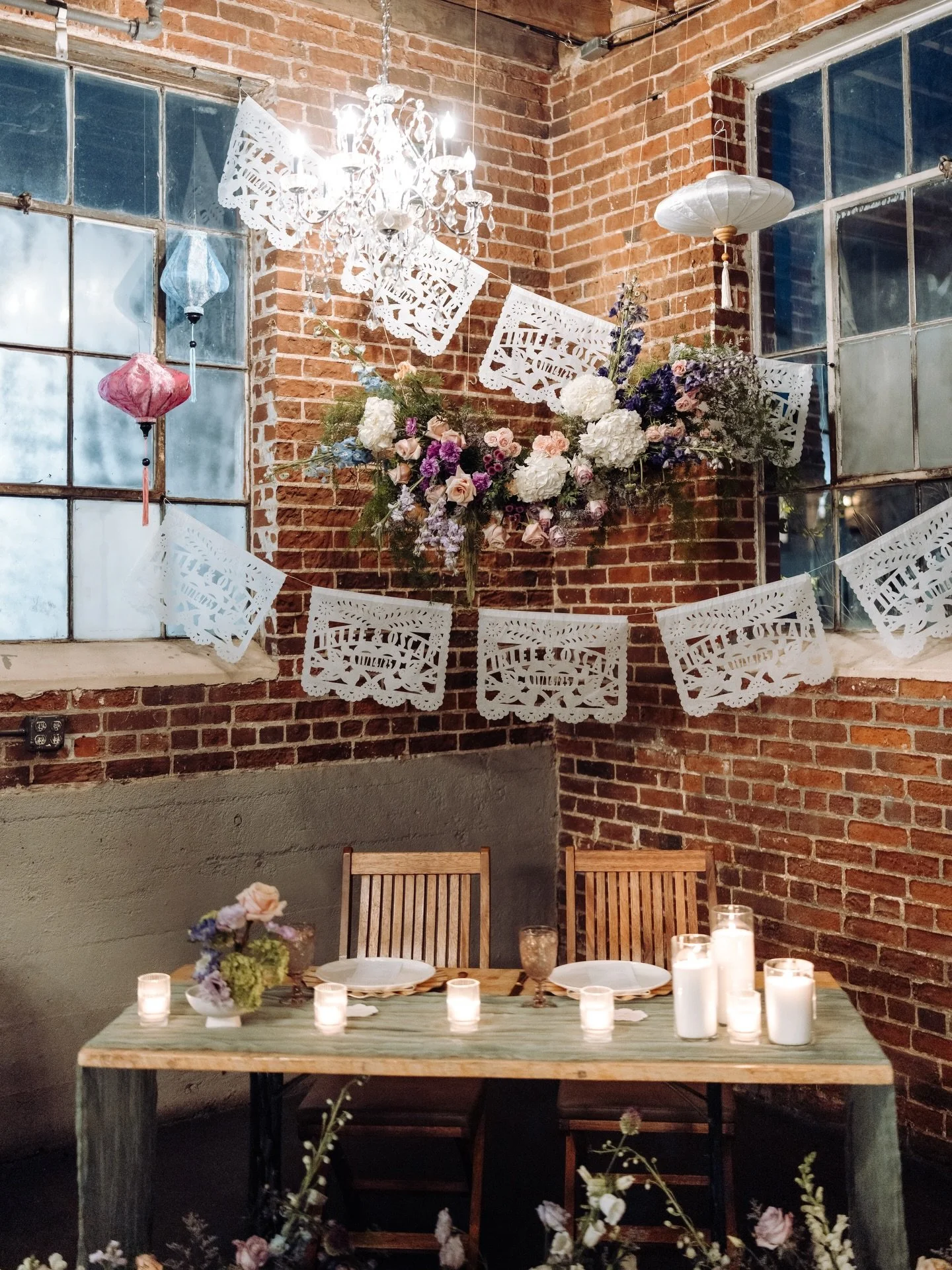 Two cultures, one love story. This Vietnamese&ndash;Mexican fusion wedding was pure magic. Every detail reflecting the couple&rsquo;s heritage and the love they share 🤍

Photography @mackenziknightphoto
Planner @ivoryoaksevents
Content Creation @abb
