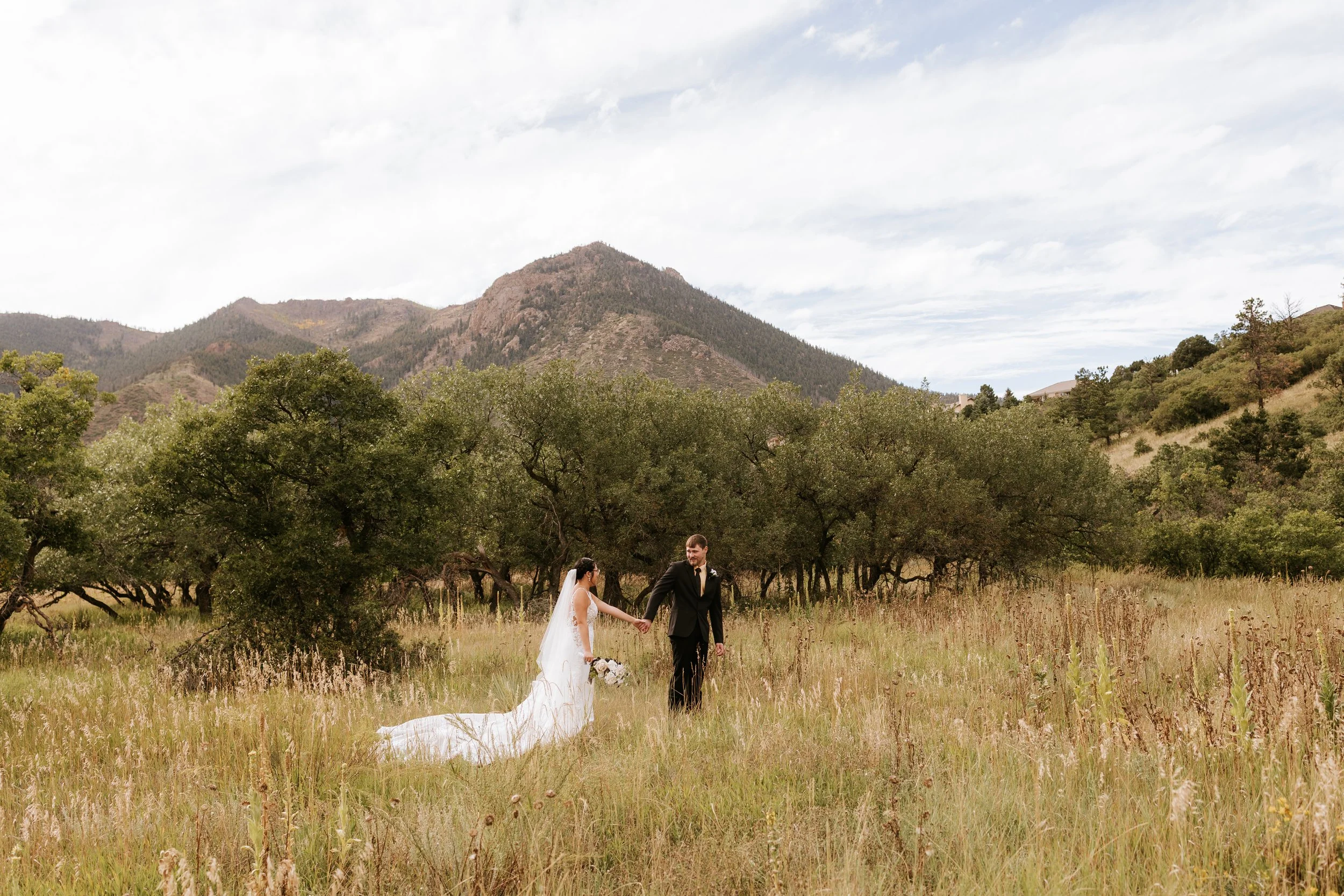 Colorado Springs wedding venue with mountain views graden of the gods wedding Cheyenne Mountain resort