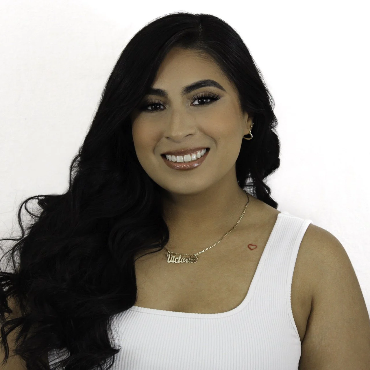 Professional makeup artist specializing in bridal, event, and everyday makeup. Flawless glam services designed to enhance beauty and boost confidence.