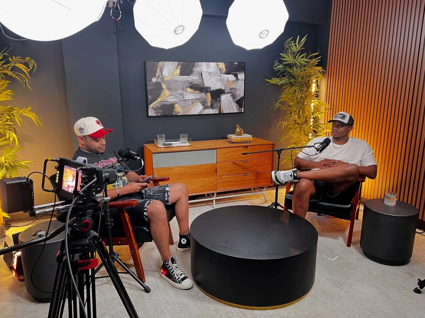 Producing #Ufosandhiphop! Stay tuned @faceofanartist @rasoolthealpha