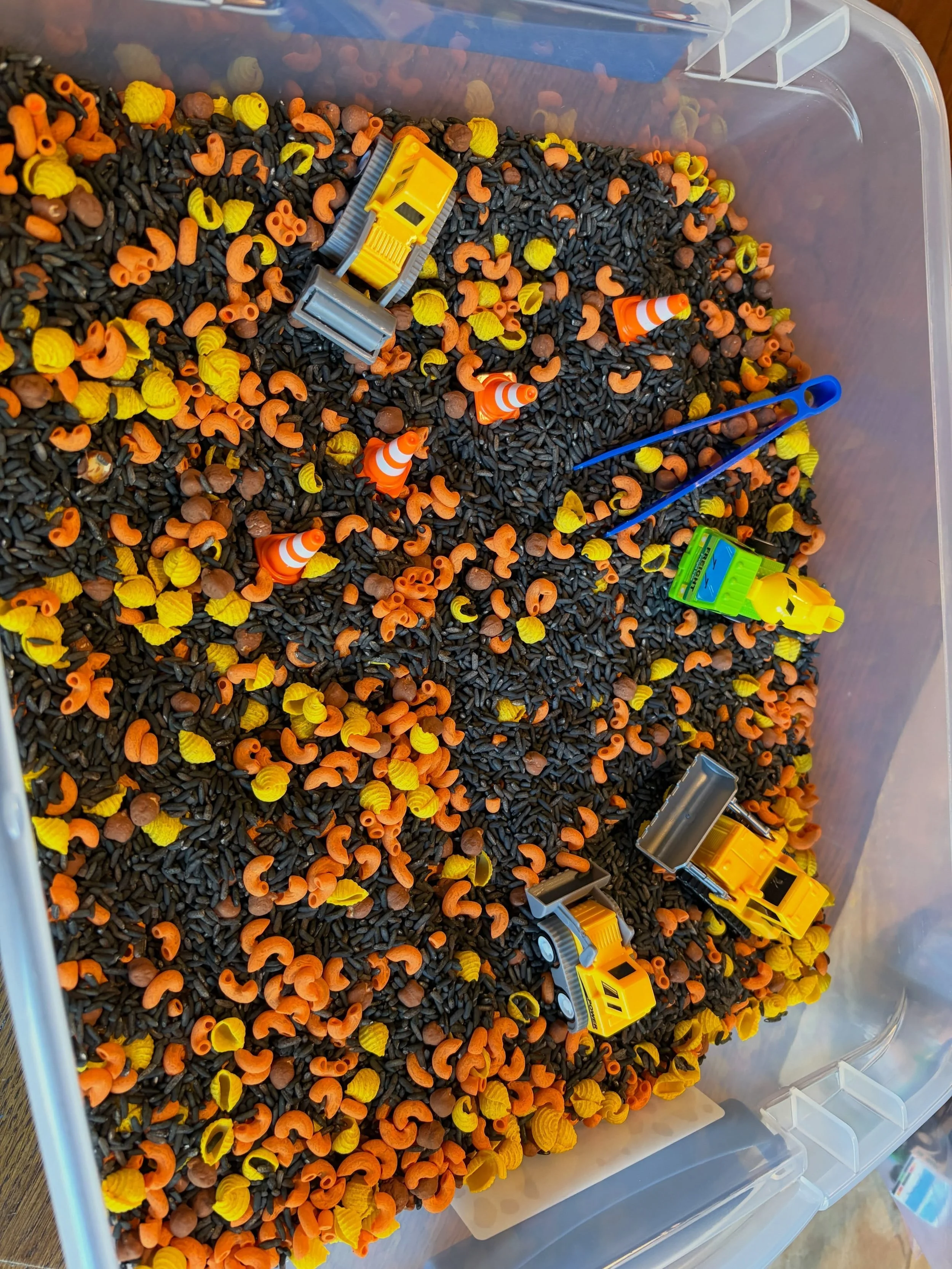🚧 NEW Sensory Mix Under Construction! 🚧

Something new is being built at Plains &amp; Pages! 👷&zwj;♀️🏗️

I just finished putting together this Construction Zone Sensory Mix, complete with colorful sensory filler and construction-themed pieces rea