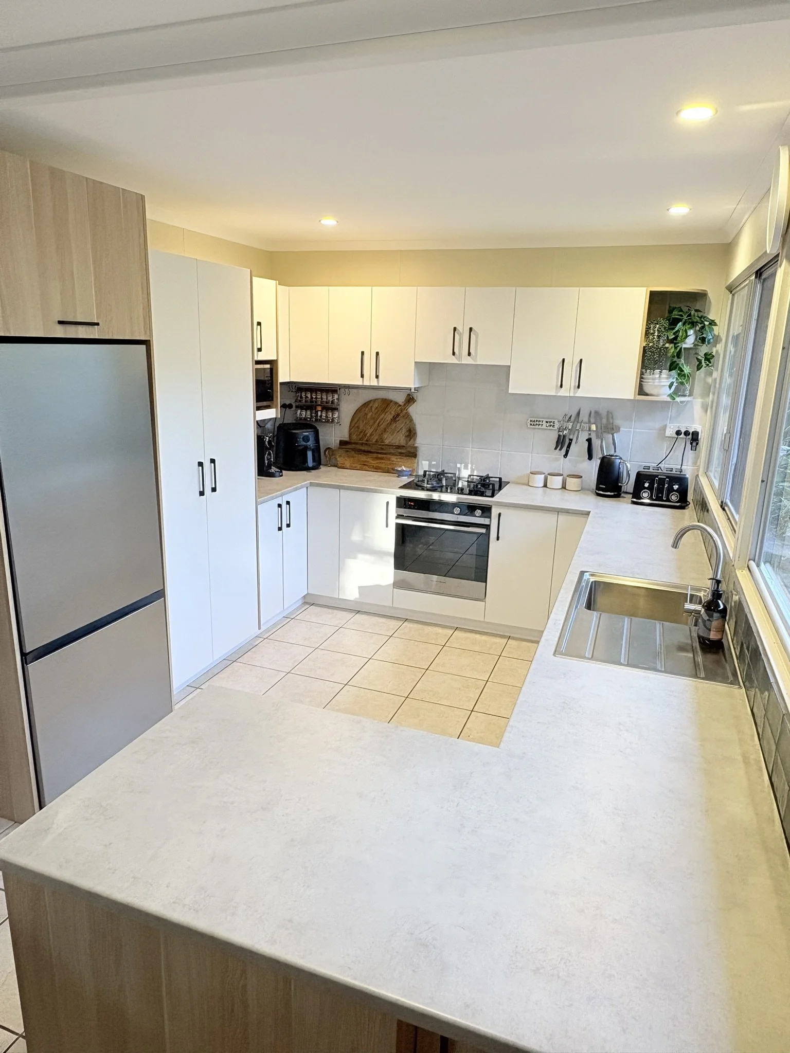 Kitchen 1.JPEG