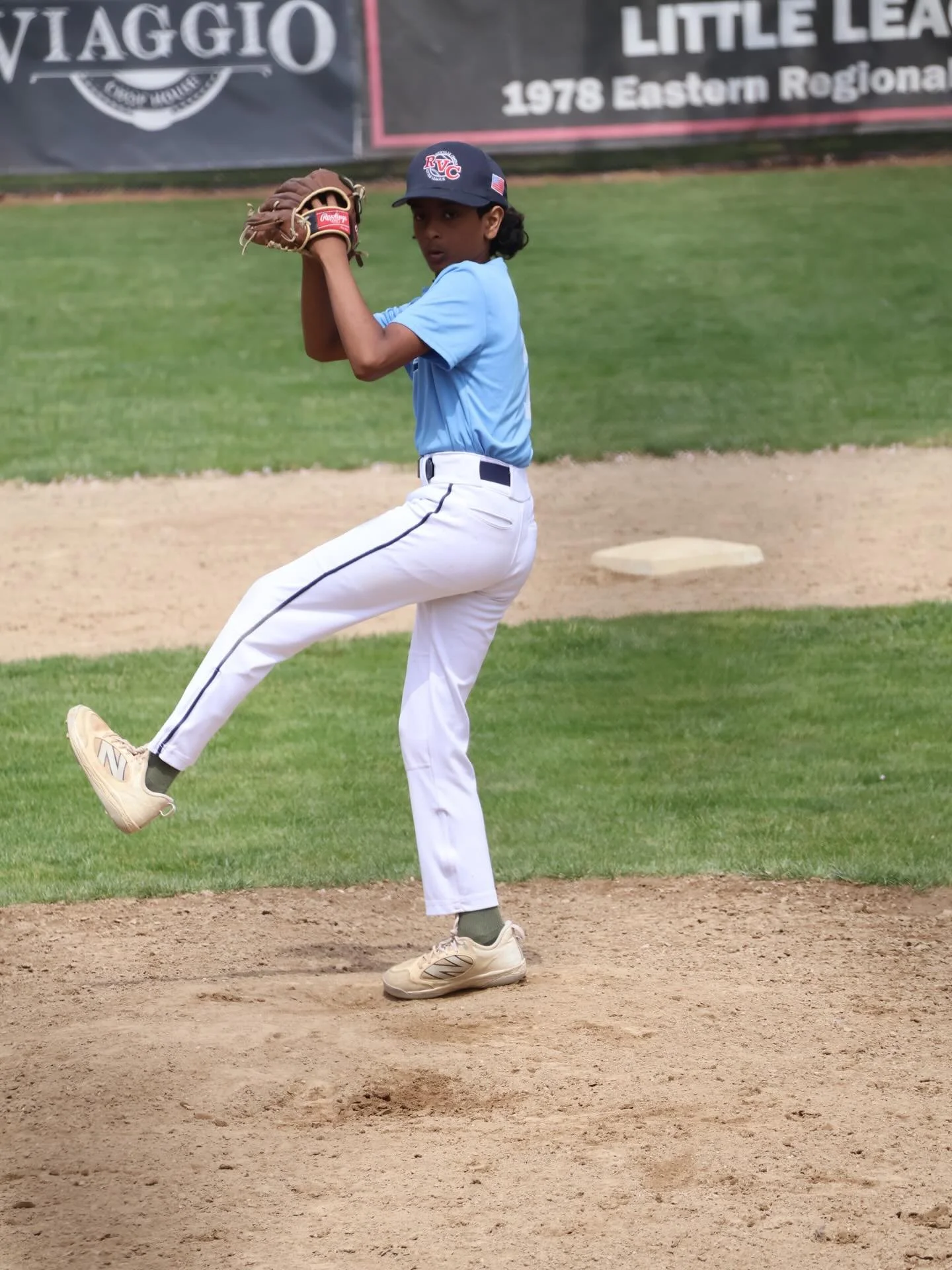 Small players, big game 🧢🏟️⚾️❤️🤍💙
