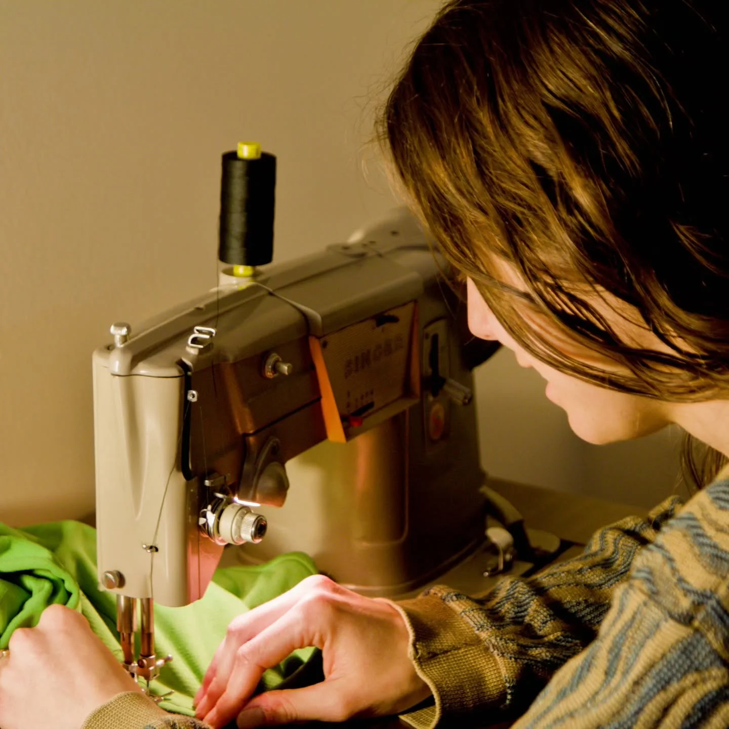 I'm loving getting to meet so many new faces, it's truly a wonderful place to be a part of the community! 
Thank you to everyone who is as excited as I am about Out There Gear Repair 💚
.
.
#revelstoke #supportlocalbc #sewingrepair