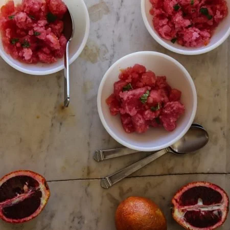 BLOOD ORANGE AND WHITE GRAPEFRUIT ICE WITH SPEARMINT
