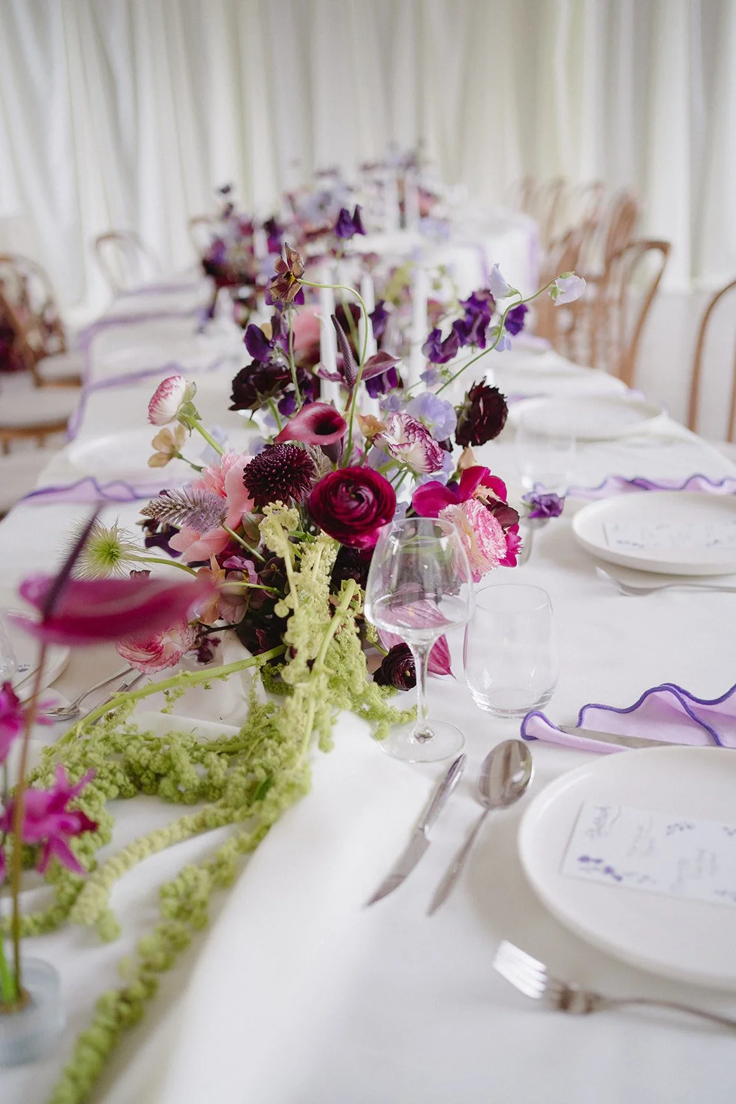 noella-wonder-events-destination-wedding-planner-provence-modern-purple-06.jpg