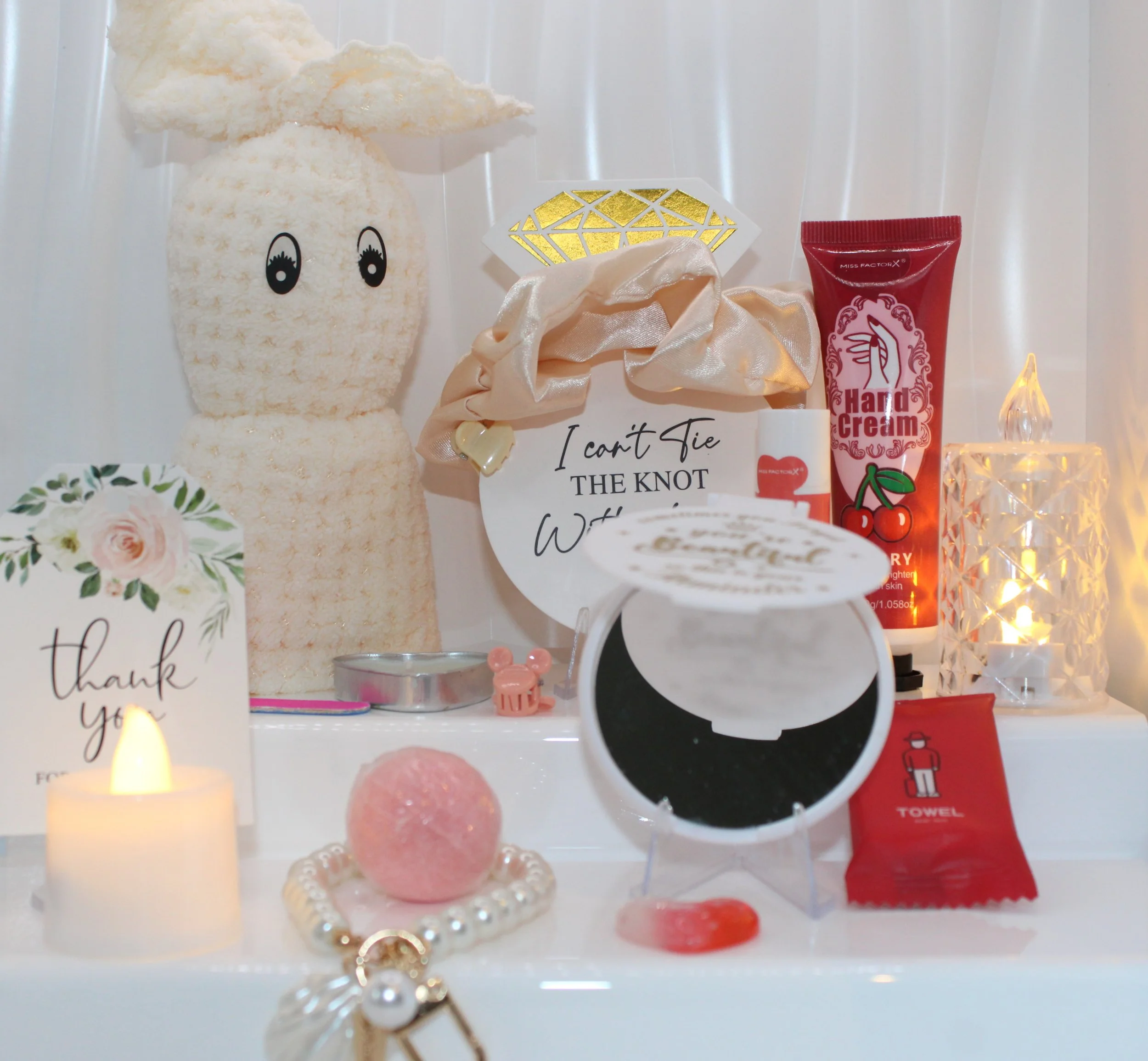 Box fillers. If your looking for the perfect way to say “thankyou” to your bridesmaids or maid of honour then check these out!
These thoughtful gifts are packed with love & all the things they will absolutely adore. #00111
