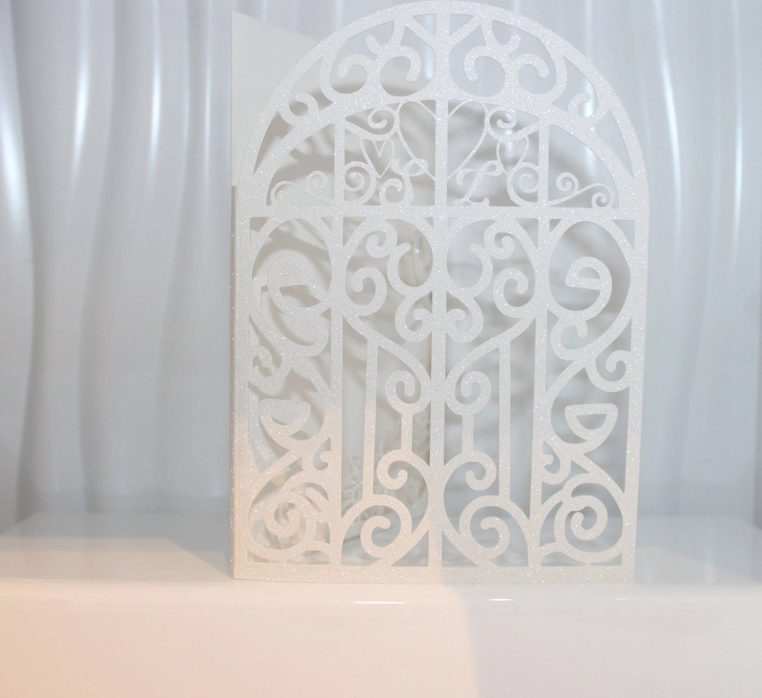 The inserts have been beautifully printed with a pink floral bouquet & finished with a stunning border to compliment the inserts.
