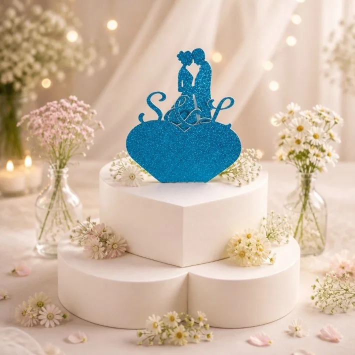 Heart shaped box with bride & groom plus heart with initials! #00405 £3.50
