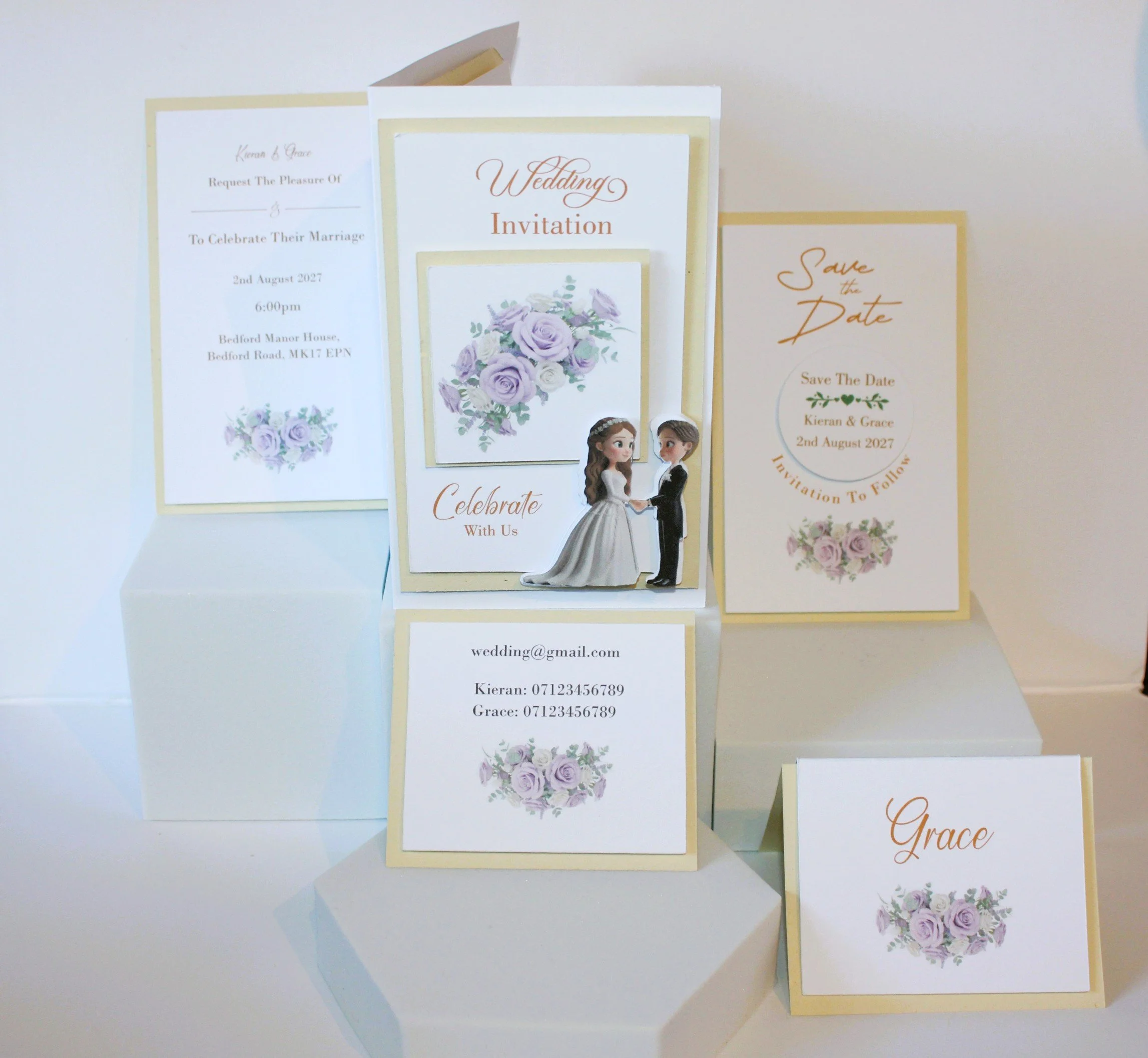 Main card: A white insert carries all essential information in a clear, readable layout. Typography is balanced for formality and ease of reading.

Included items

Wedding wish card: A short, heartfelt message from the couple to their guests, printed