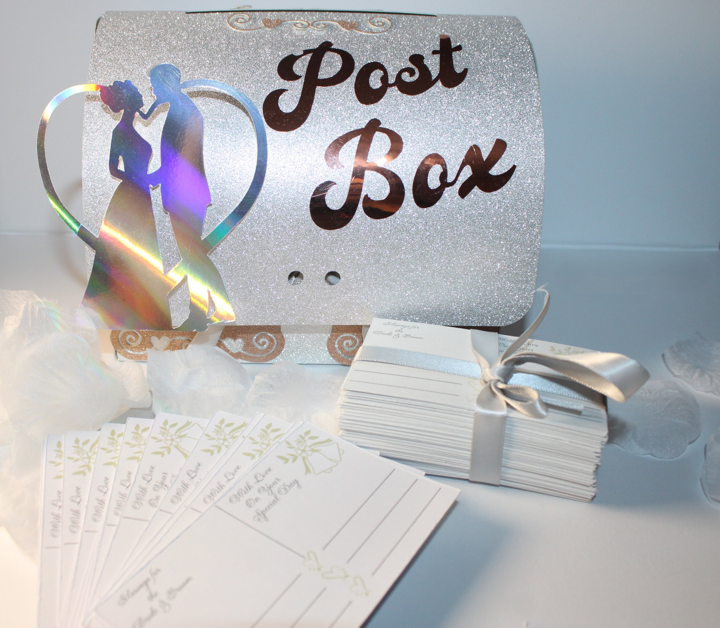 In addition to the box this product also contains 100 message cards for your guests to use.