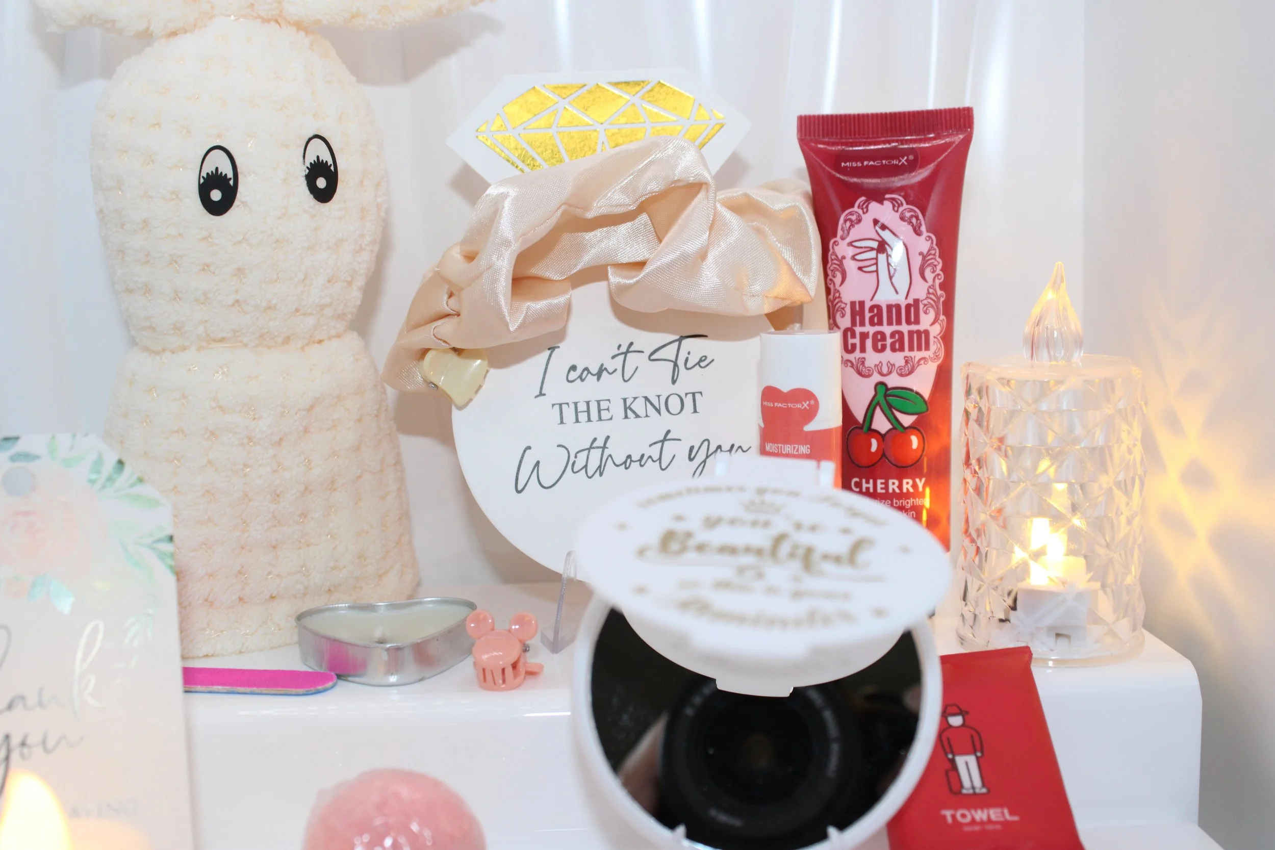 Don’t forget the cozy touches, a small soft towel & flannel, a bath bomb,  tealight & a heart candle.
All of the above are included in the package