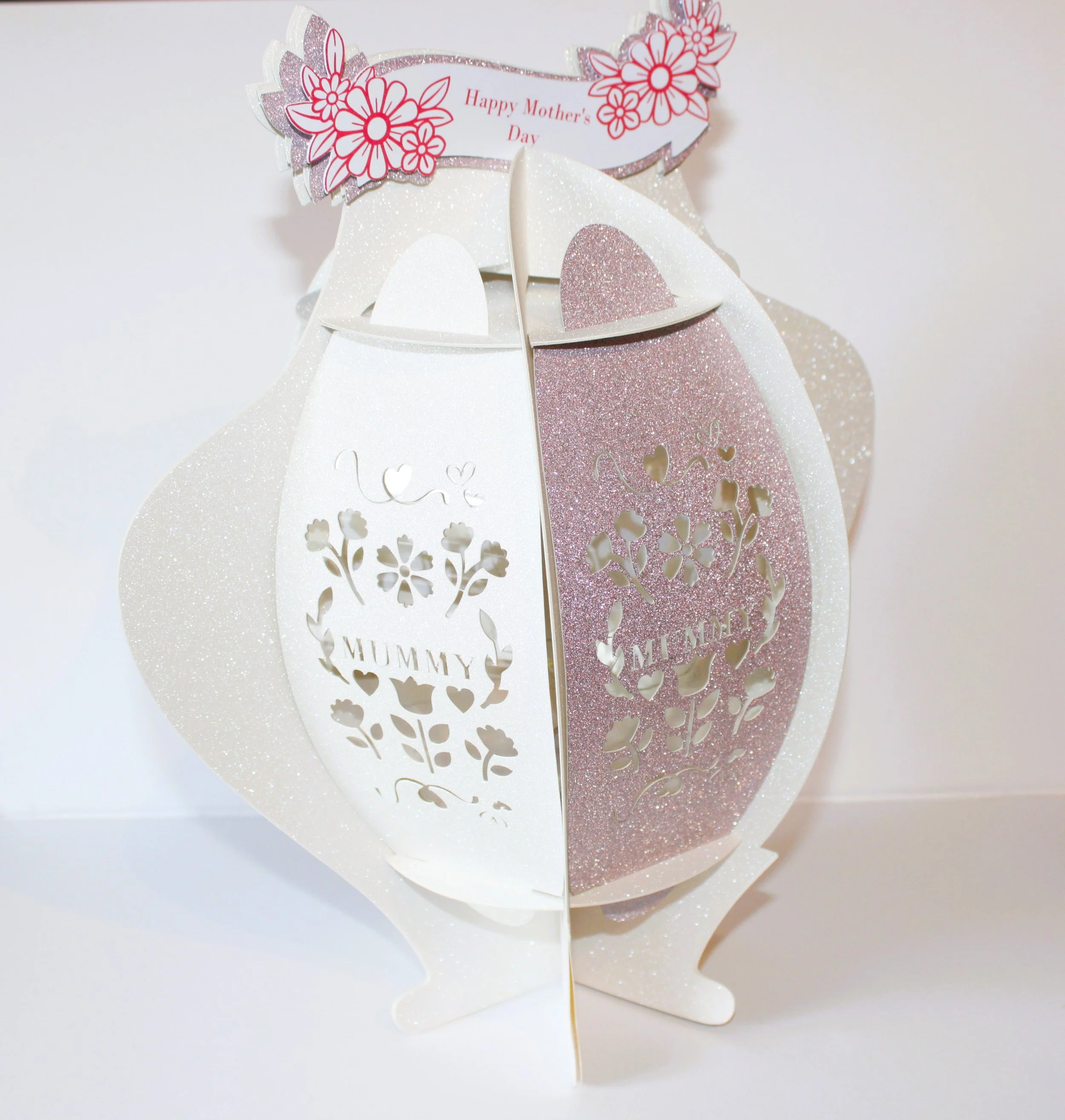 Six sturdy panels with precision-cut floral motifs and “MUMMY” lettering

Acetate inserts behind cut-outs for a clean, polished finish and soft light diffusion

