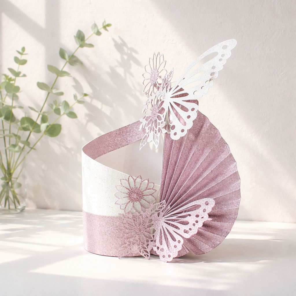 Fan vase favour box/table decoration!
wow! wow! wow! 

This box has been adorably crafted with attention to detail. 

Cut onto white & light pink glitter card, these really are an eyecatcher. 