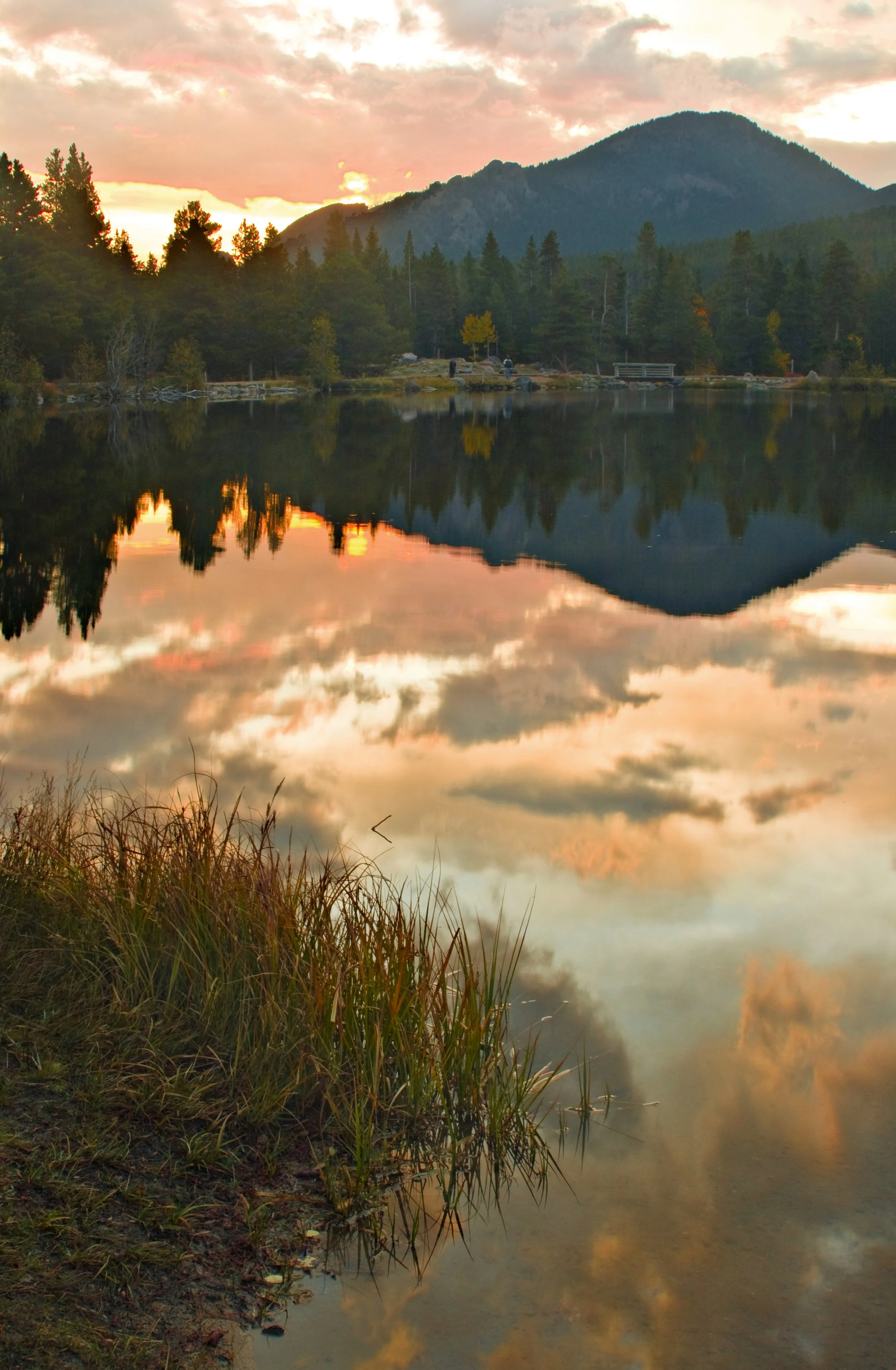 Sprague_Lake_Sunrise_by_PaulGana.jpg