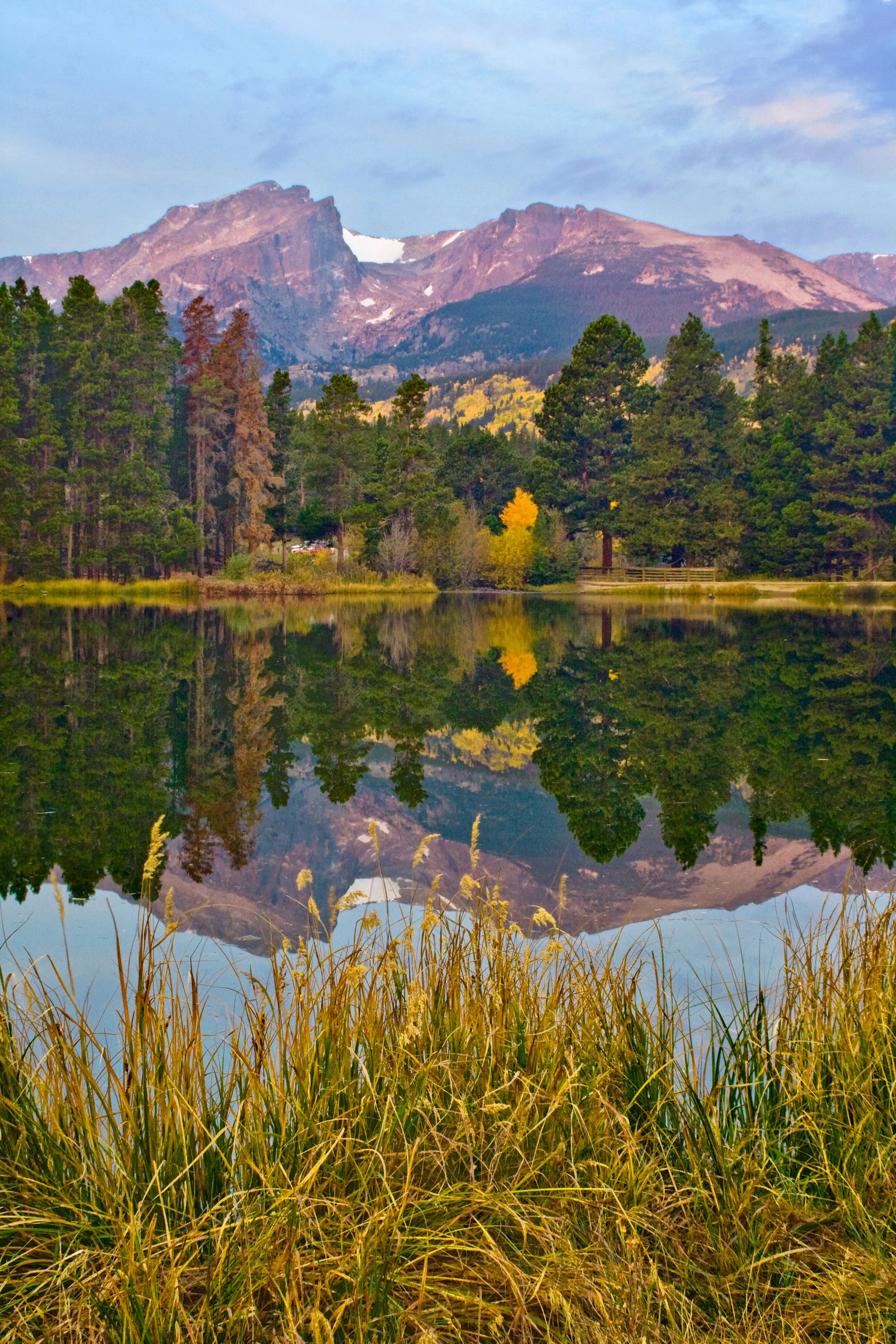 Hallett_Peak_from_Sprague_Lake_by_PaulGana.jpg