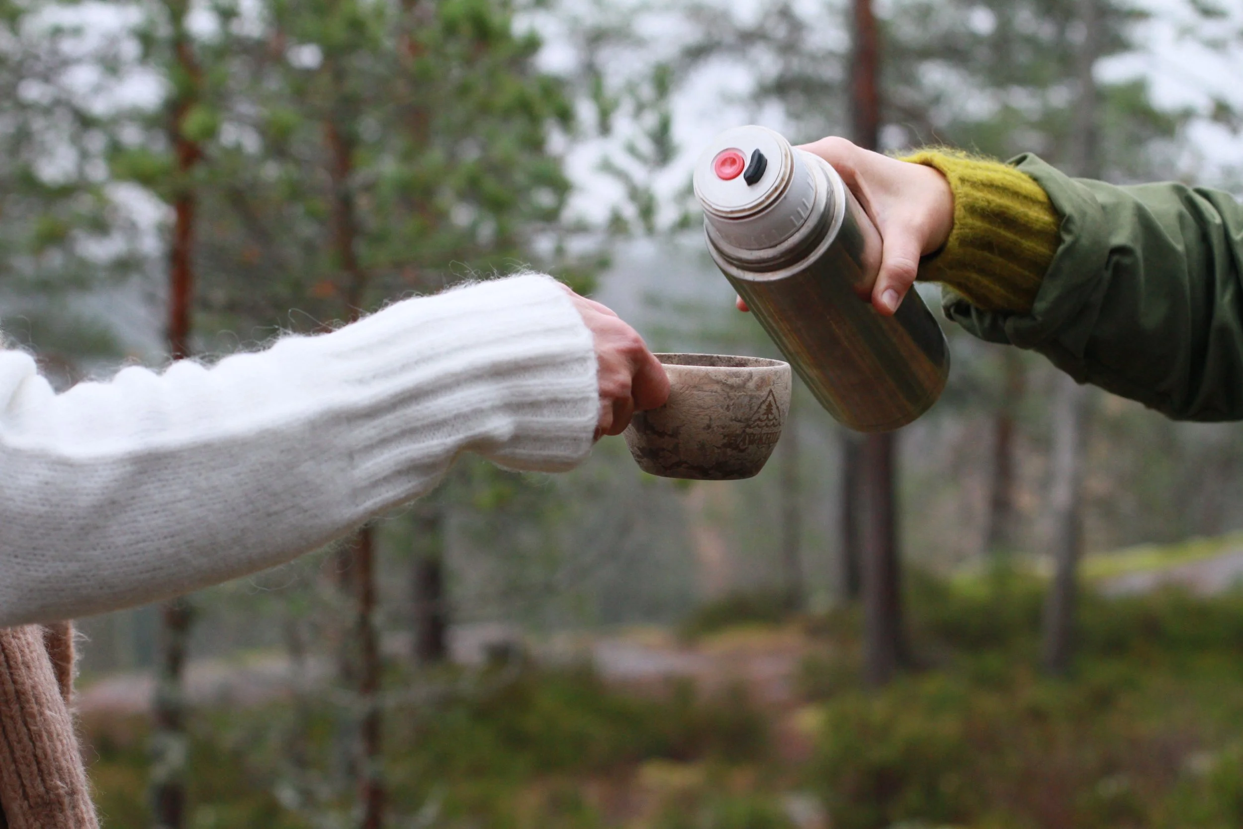 Luonnossa oleminen vahvistaa tiimihenkeä.