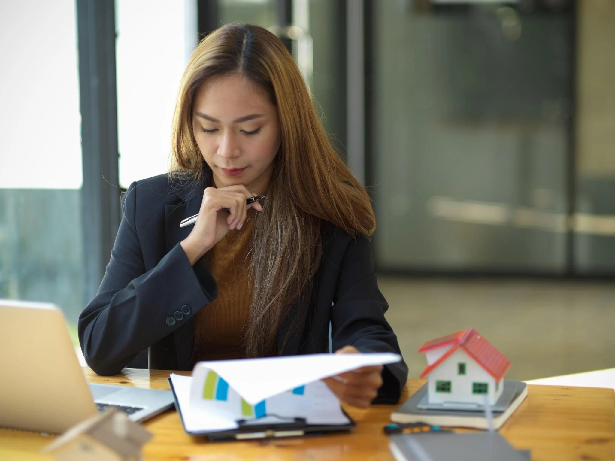 Why Real Estate Agents and Brokers Need Organized Bookkeeping