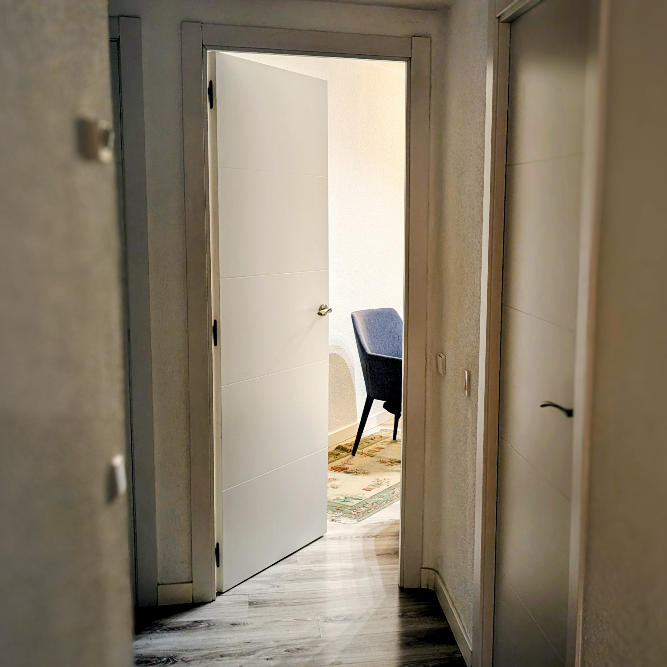 Sala de terapia individual y de pareja psicólogo en Madrid