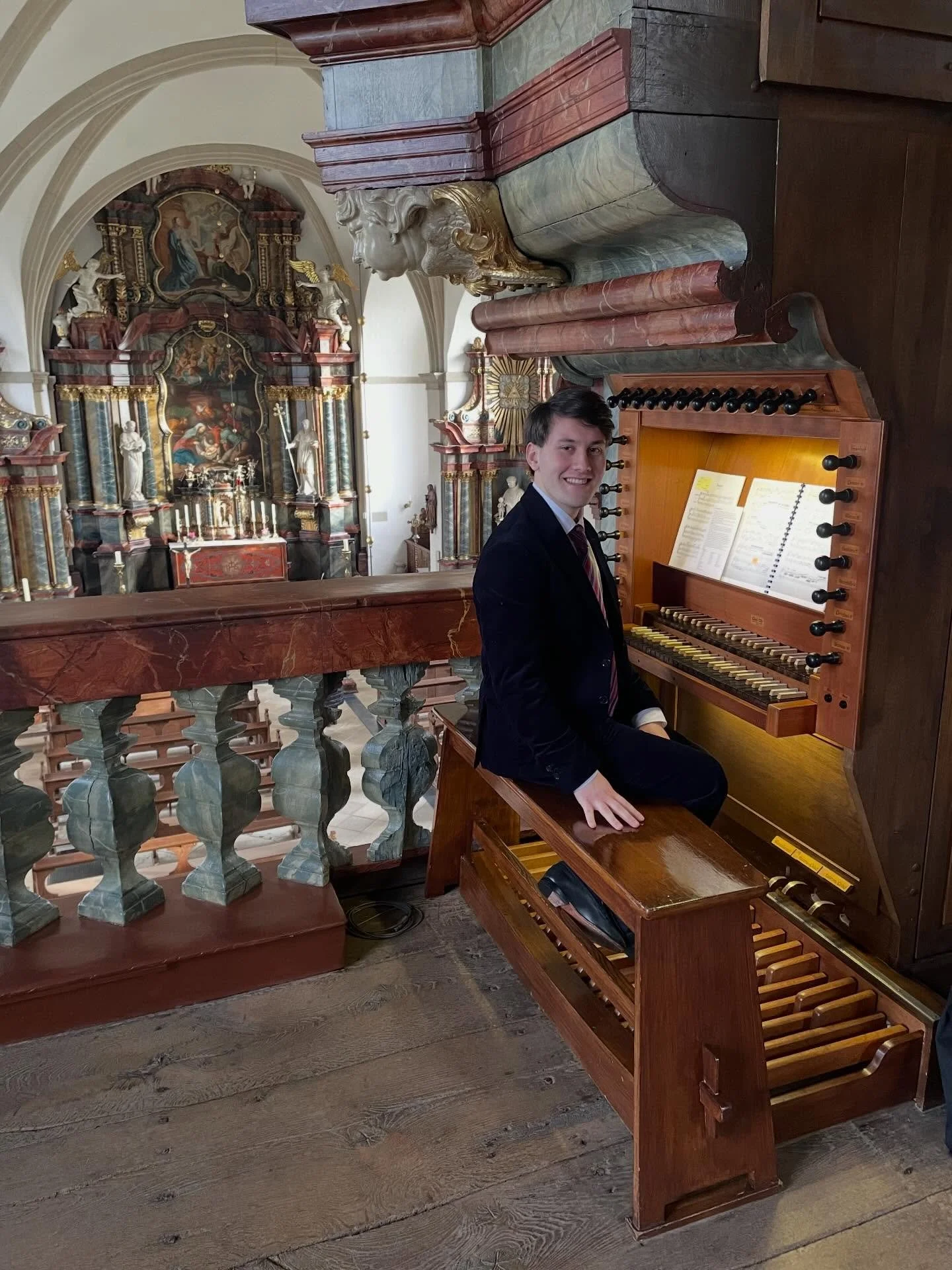 Picture before the concert yesterday in Zwillbrock. I enjoyed the organ and audience very much. Thank you 😊 🎶 #organ #organist #orgel #organmusic #orgelmusik