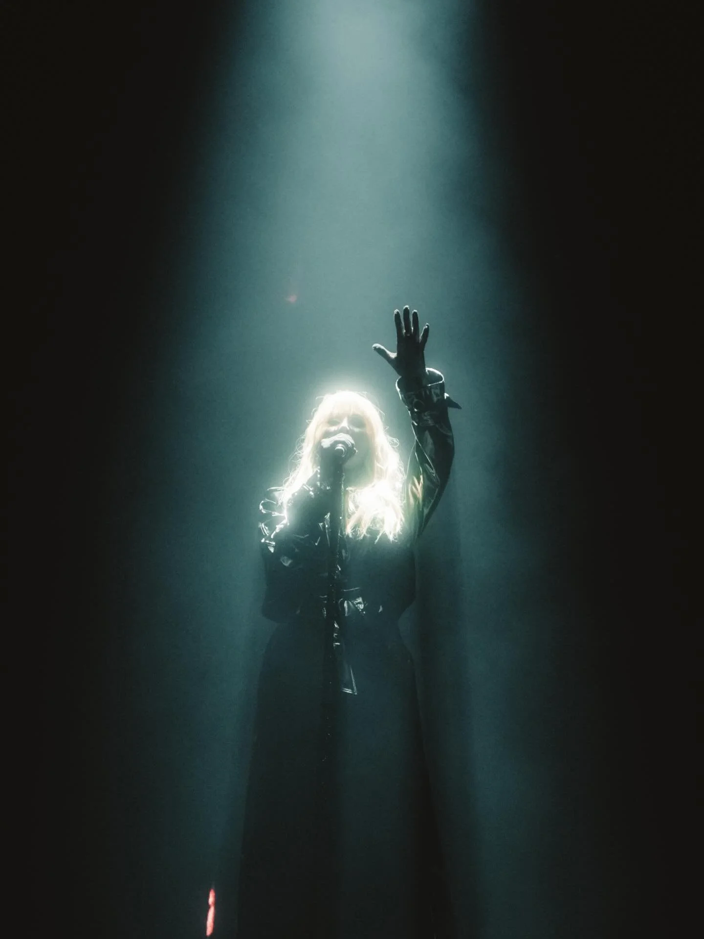 Столь яркий концерт с иконой @lobodaofficial 🌌🤍
Необъятная энергия, красота и что-то неземное! 
Спасибо @lobodaofficial за тепло, доверие и такой уют в работе 🫂 
(Фото подборка, часть 1)
- - - 
What a bright, powerful night with the icon @lobodaof