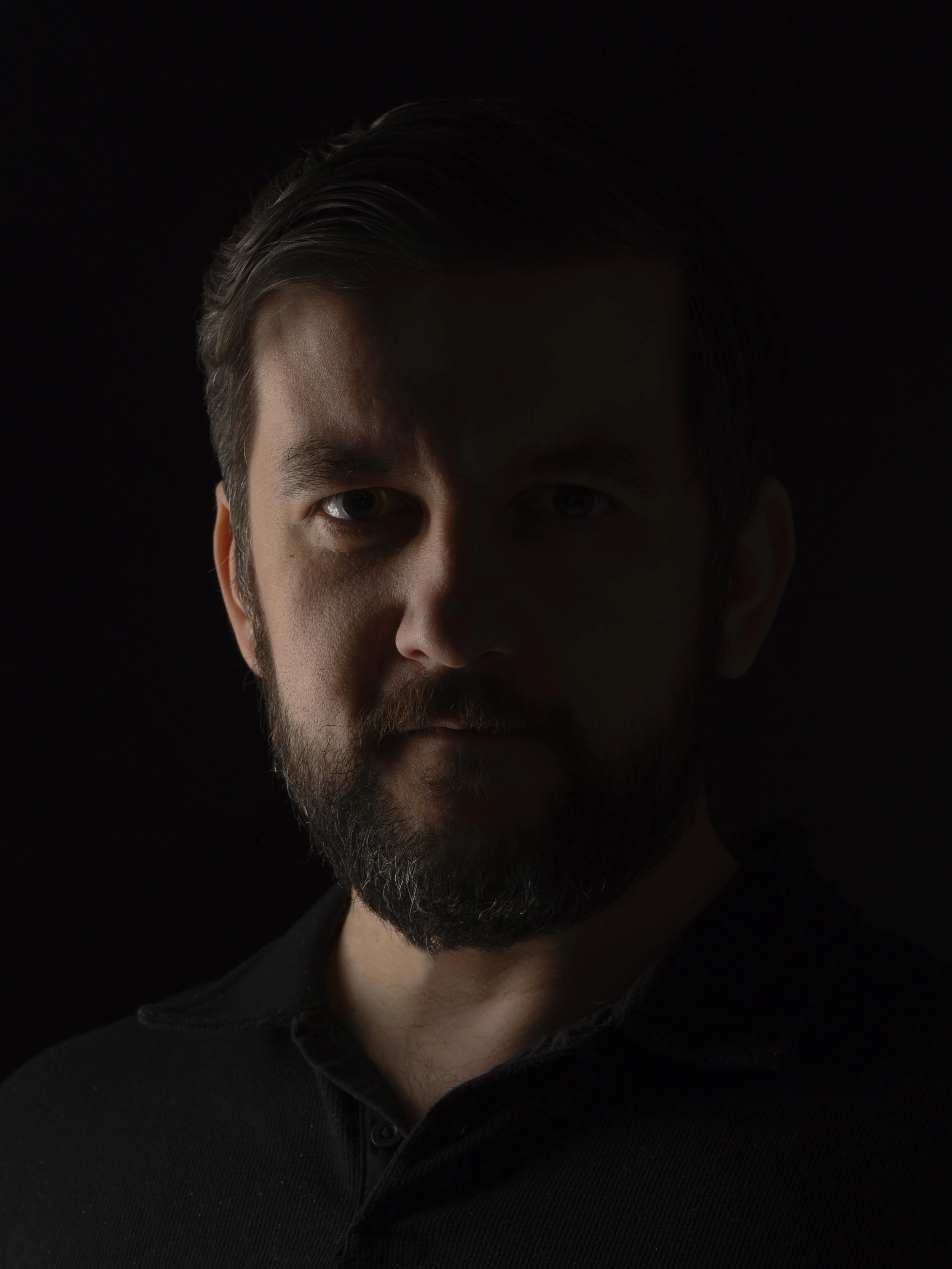 Mateusz Ostrowski - portret - fotograf biznesowy i wizerunkowy, Kraków