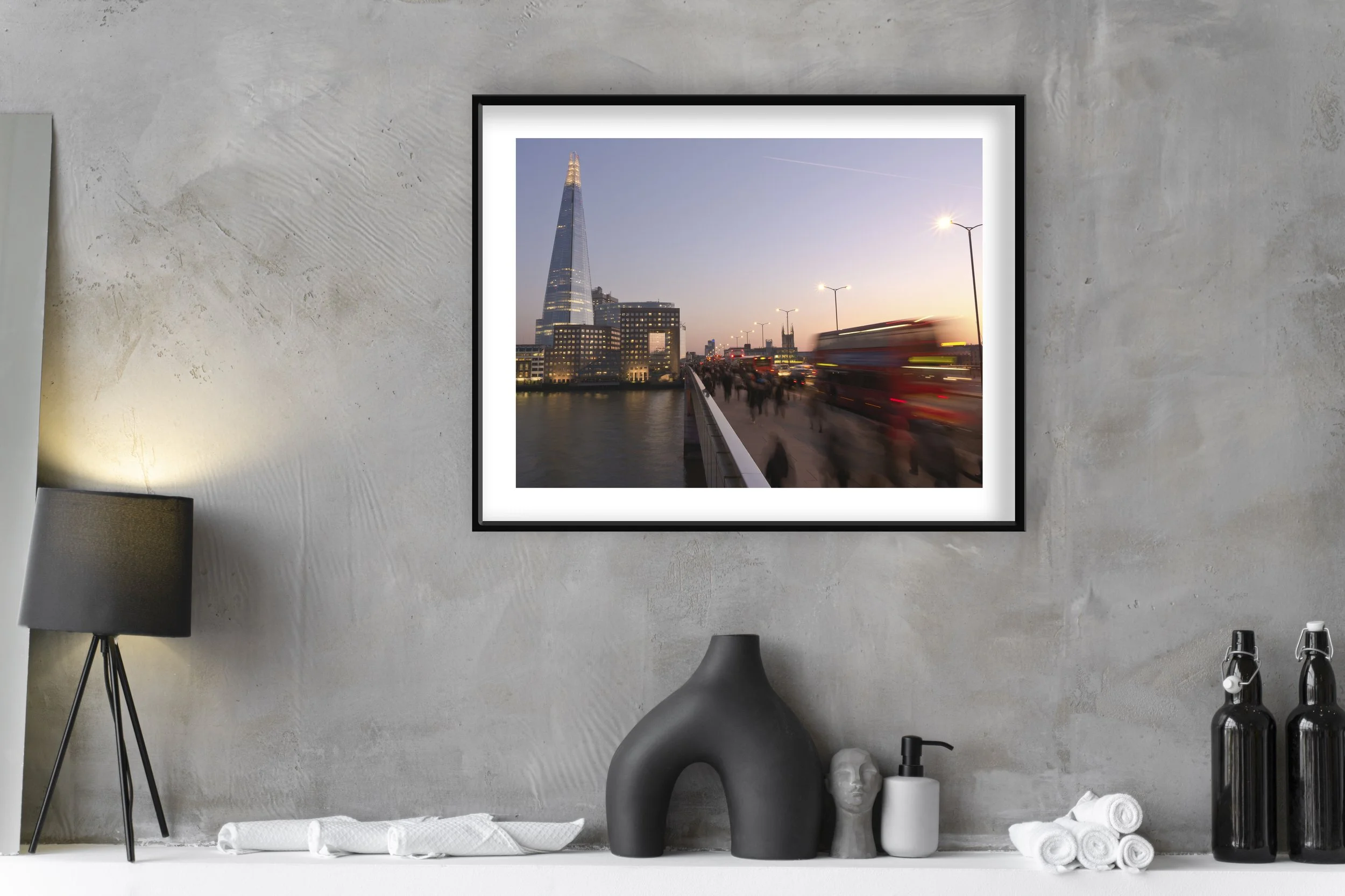 Minimal Gey Shelf London Bridge.jpg