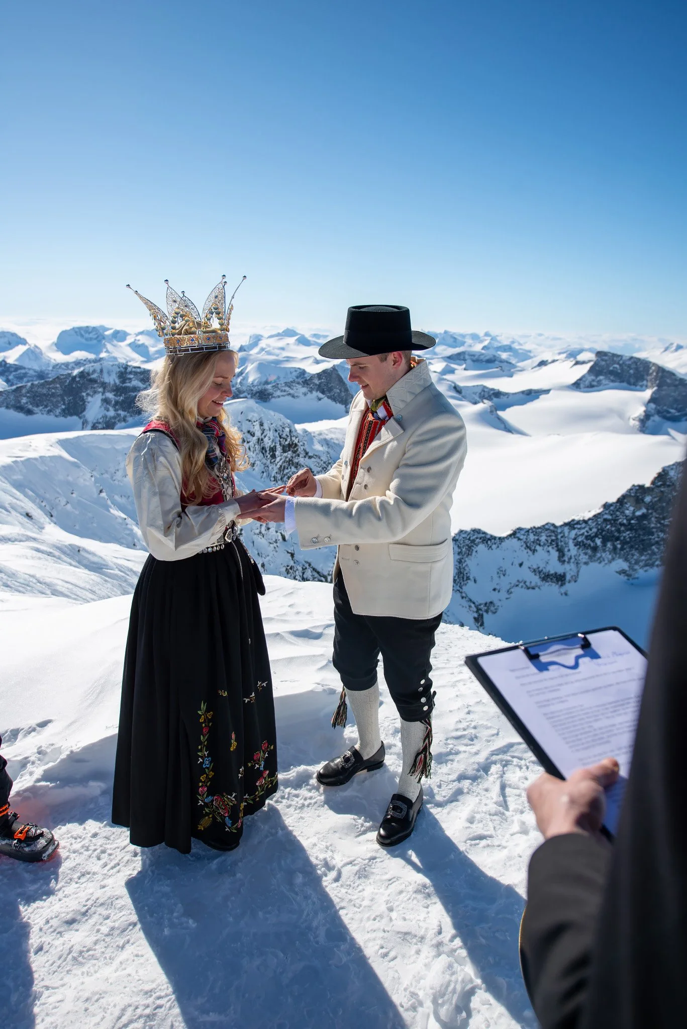 Bryllup på Galdhøpiggen