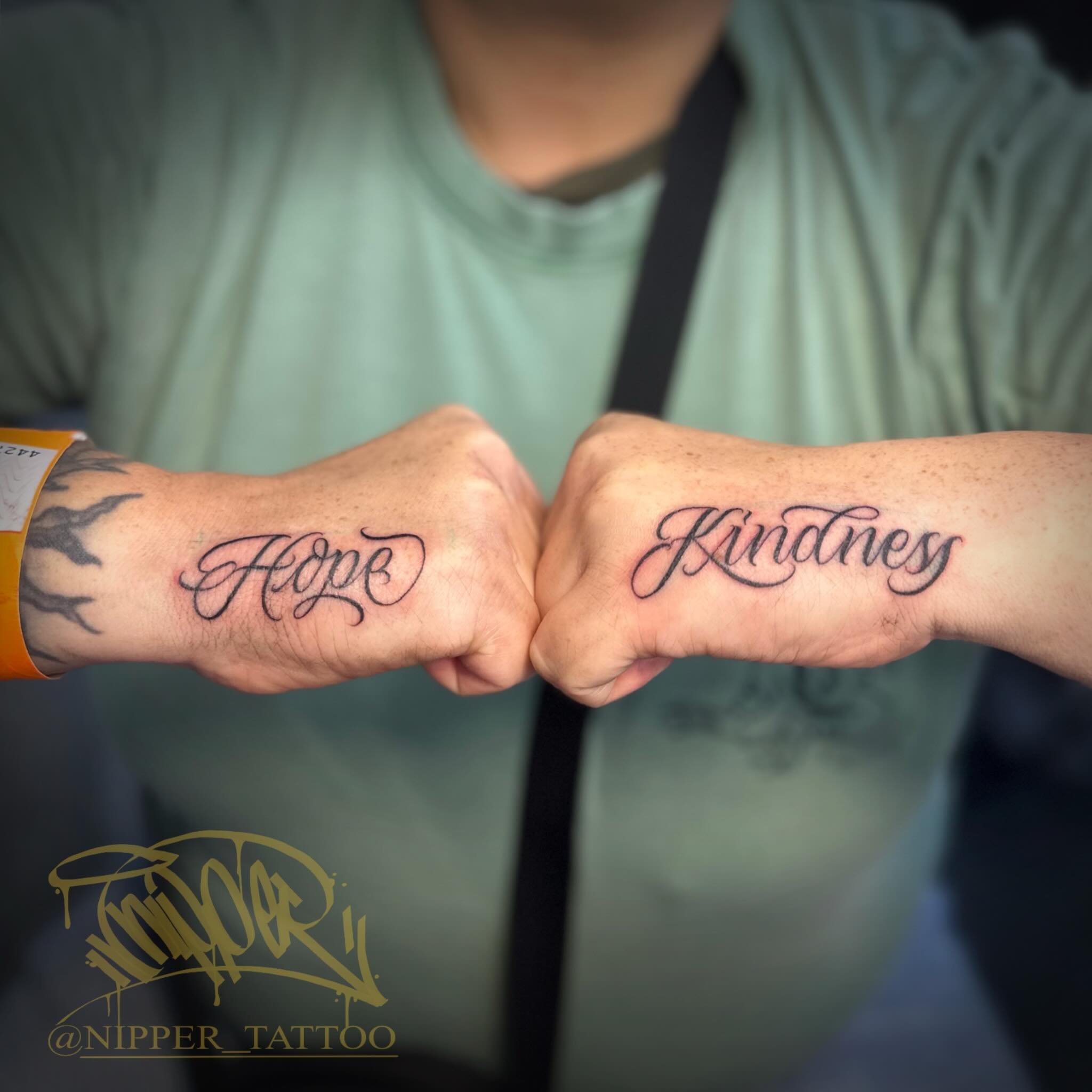 HOPE KINDENESS 

Little makes the world go round ✌️

#tattoos #script #lettering #letterstattoo #freehandlettering