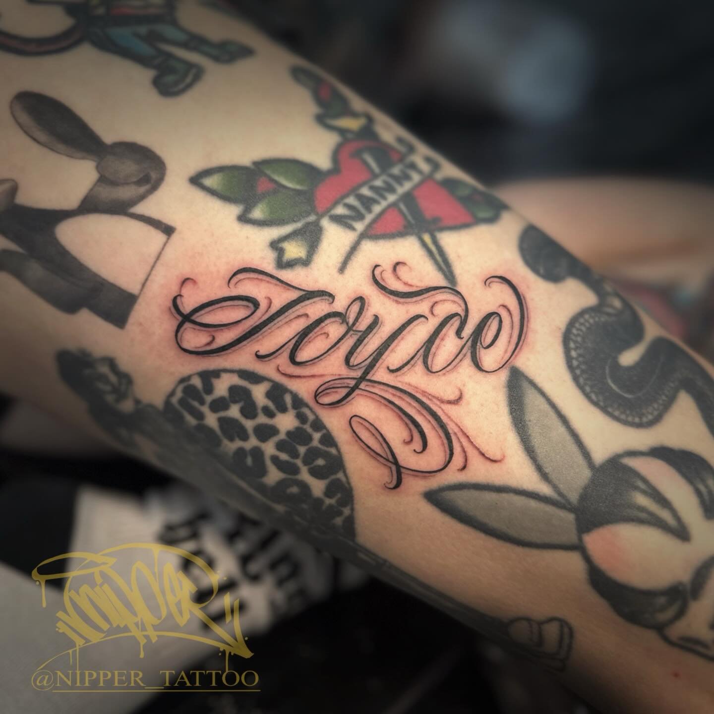 Joyce for @nancysteinertattoo 

#tattoos #script #lettering