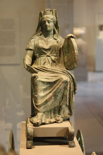 Cybele with tympanum.jpg
