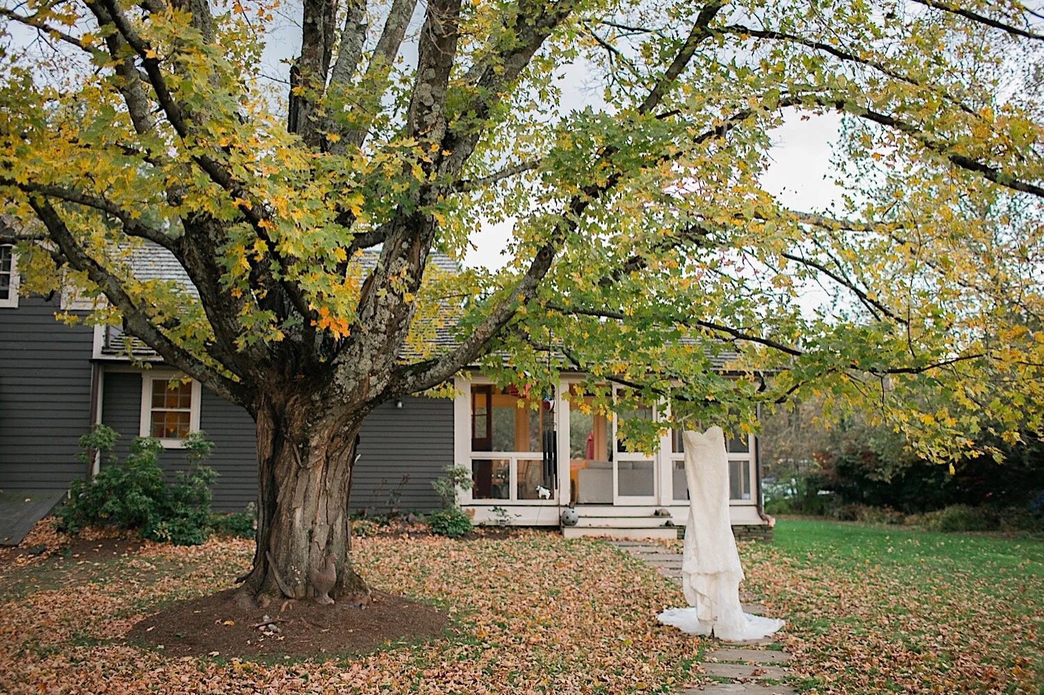 01_Crested Hen Farm Wedding High Falls New York October Sweet Alice Photography-198_crestedhenfarmswedding.jpg