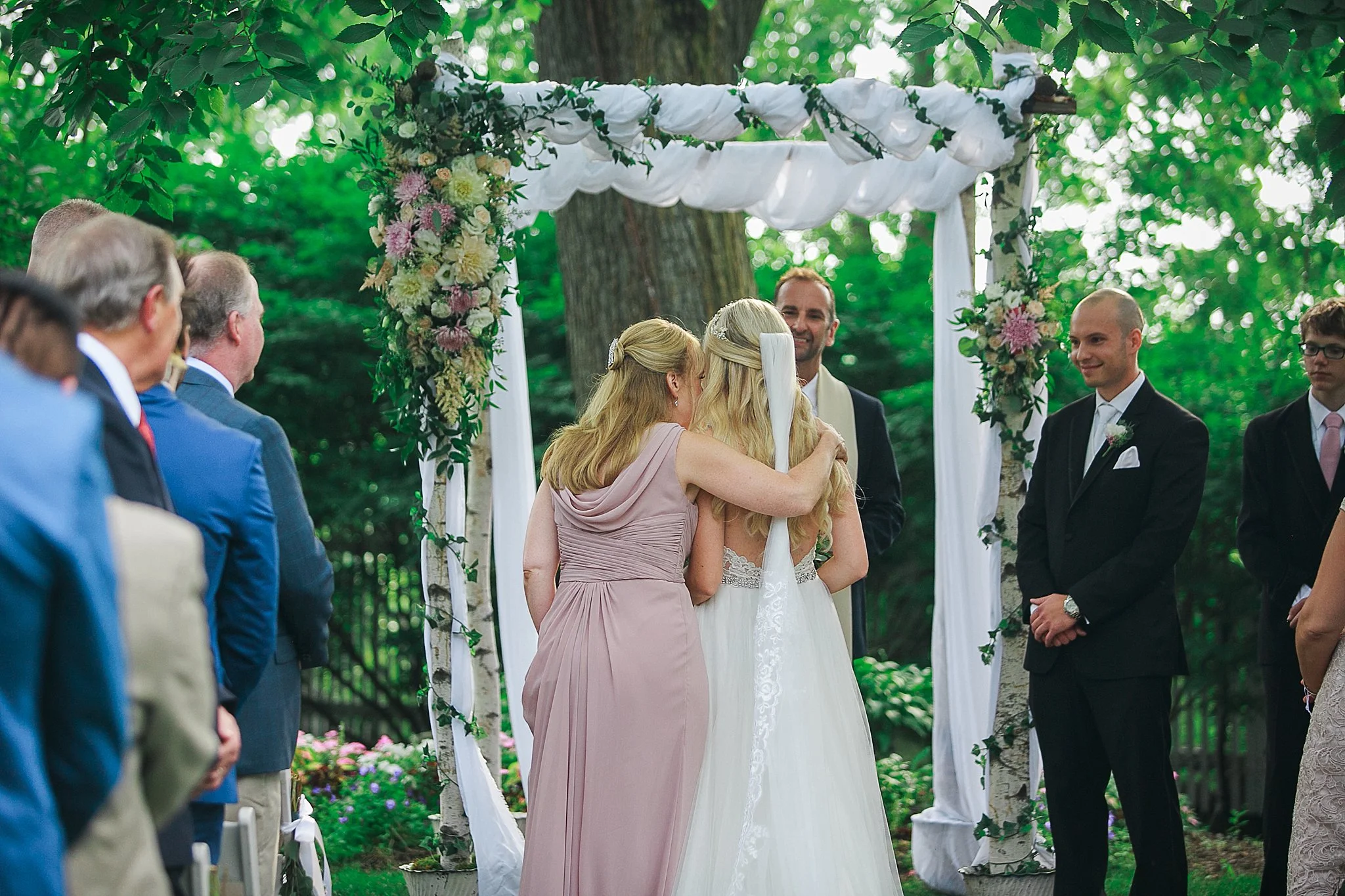 Feast at Round Hill Wedding Hudson Valley Wedding Hudson Valley Wedding Photographer Sweet Alice Photography38.jpg