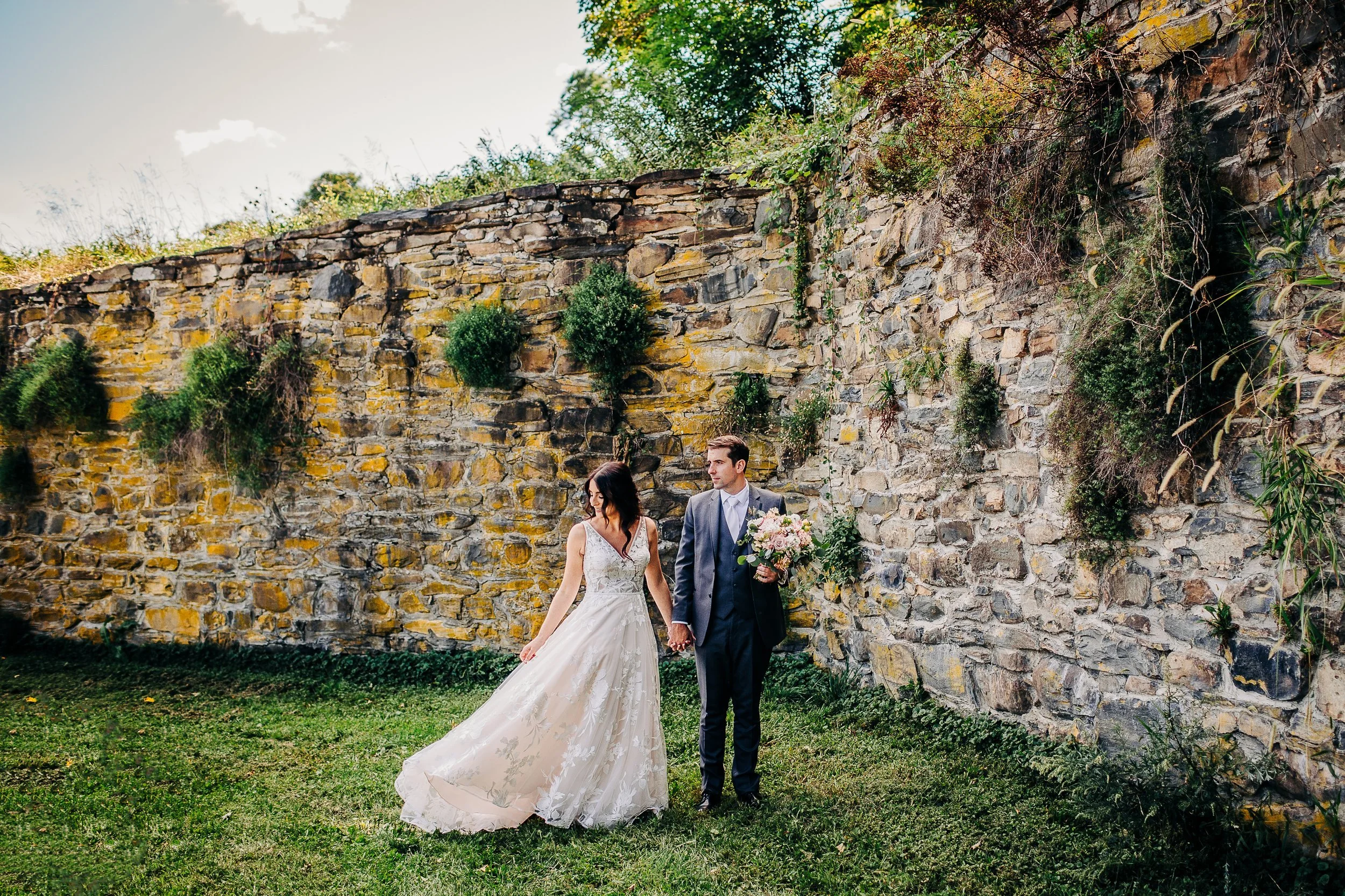 Red Maple Vineyard Wedding  // Rebecca + Tom