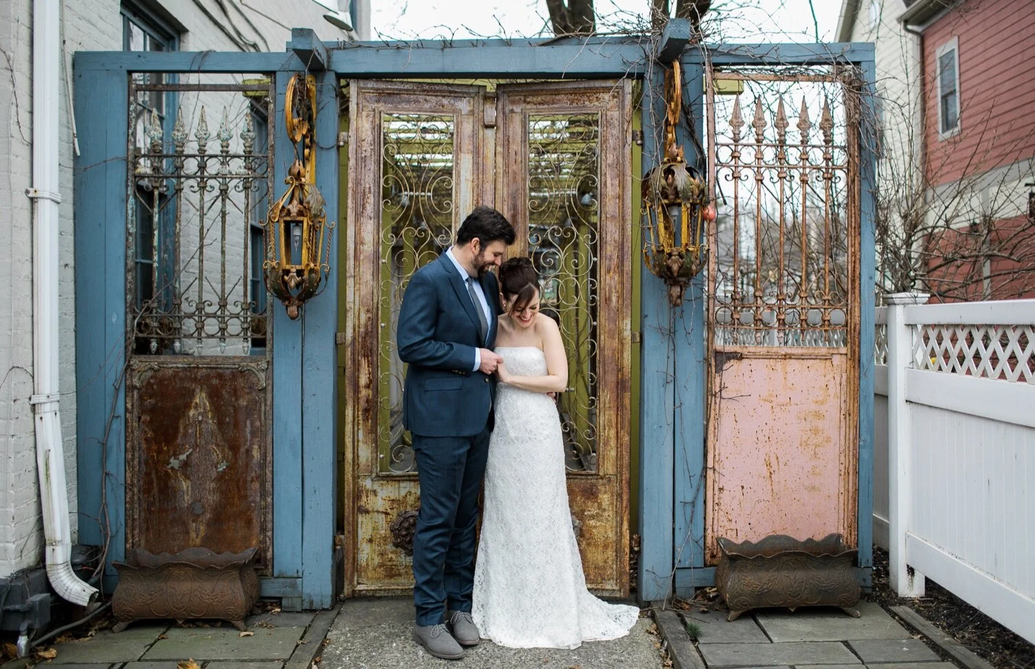 16_Bride and groom photos in Rhinebeck NY.jpg