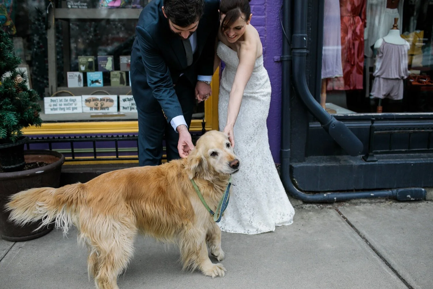 23_Bride and groom photos in Rhinebeck NY.jpg