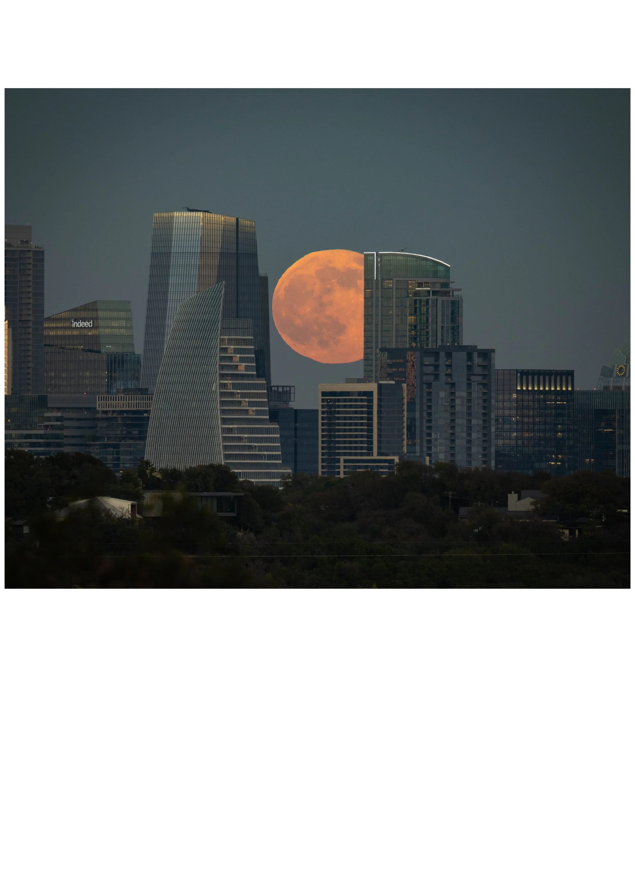 G2 - Supermoon in the city