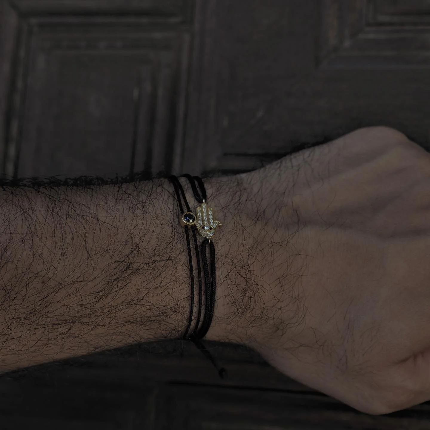 DIAMONDS ARE A GIRL&rsquo;S BEST FRIEND (NOT ONLY GIRL&rsquo;S)! 
Unisex jewellery collection for him and her 🤍
Black diamond bracelet set in 18K yellow gold.

#unisex 
#jewelry 
#diamond
#jewelrydesigner 
#jewelryaddict 
#black
#gold