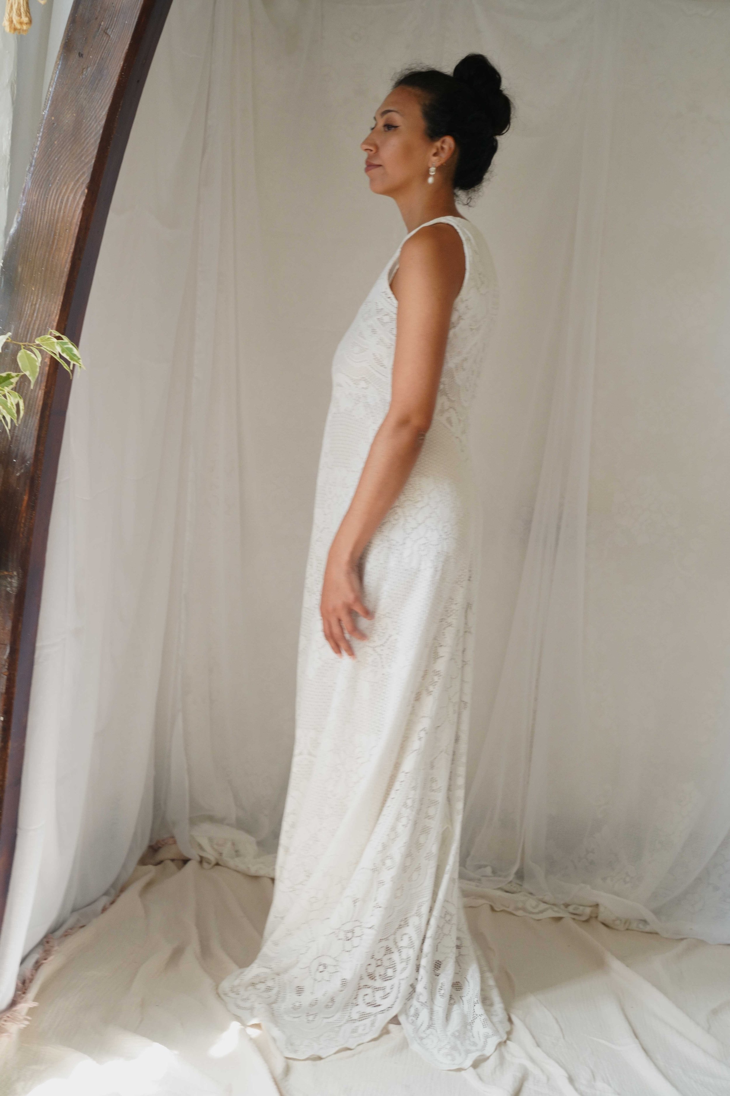 here-you-are-bridal-Iris-Dress-vintage-lace-wedding-dress-boho-bridal-wear(3).JPG