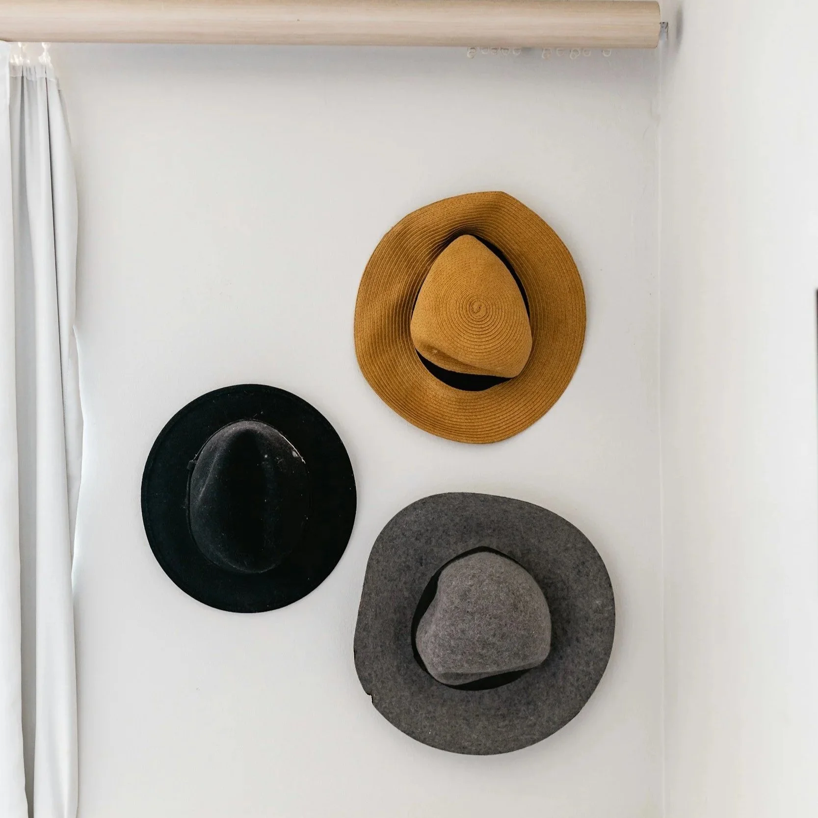 What is the difference between a mediator, an attorney, and a judge?