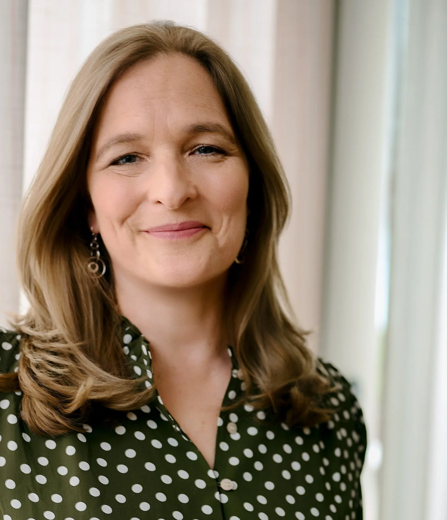 portrait of Mari Williams conflict mediator and leadership coach