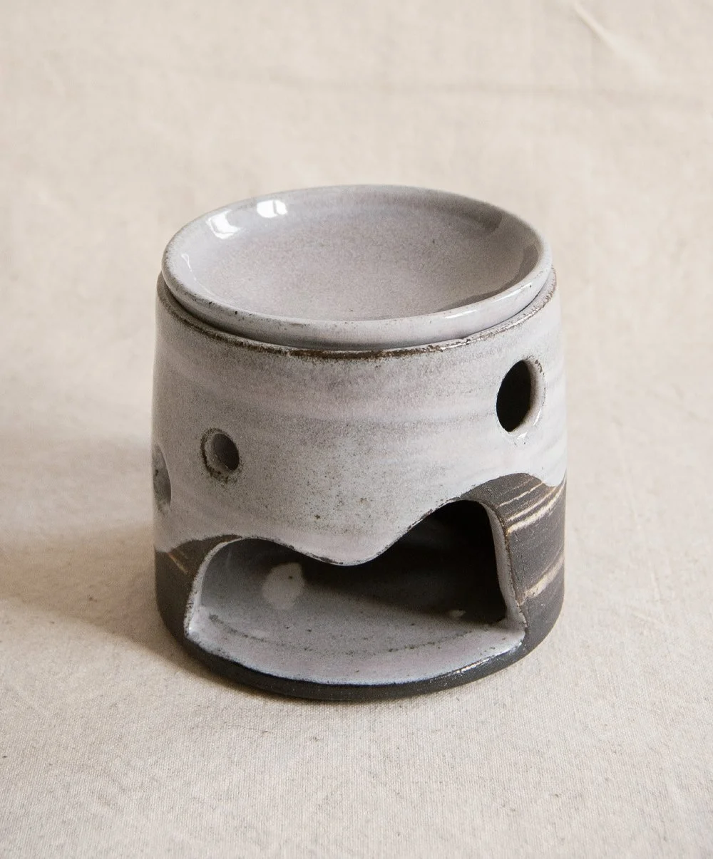 Oil burner, black / white clay with turquoise glaze