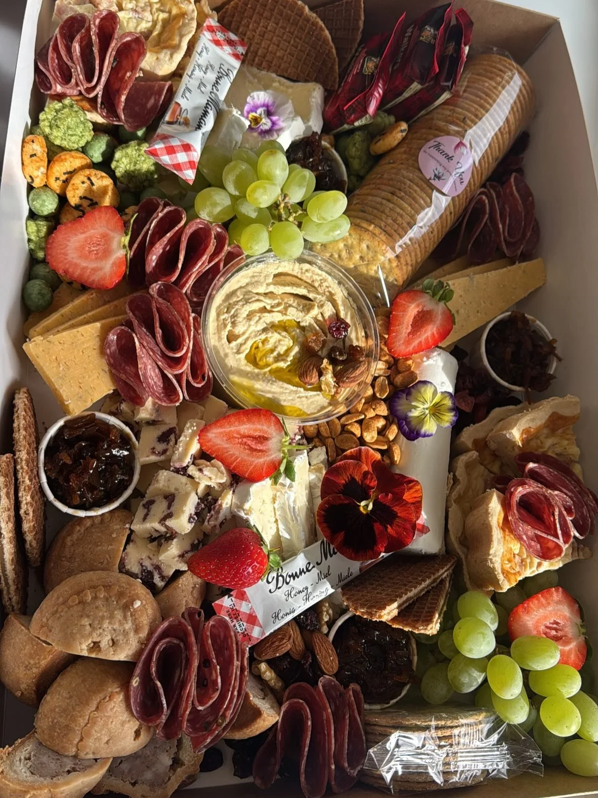 🚚Fort William &amp; Oban grazebox deliveries🚚 

Friday 24th- Fort William
Saturday 25th- OBAN &amp; Fort William

Available:
🧀Savoury cheese &amp; charcuterie
🍰Afternoon tea 
Sizes; 
individual &pound;14.50
Large (feeds 3) &pound;32
XL platter (f