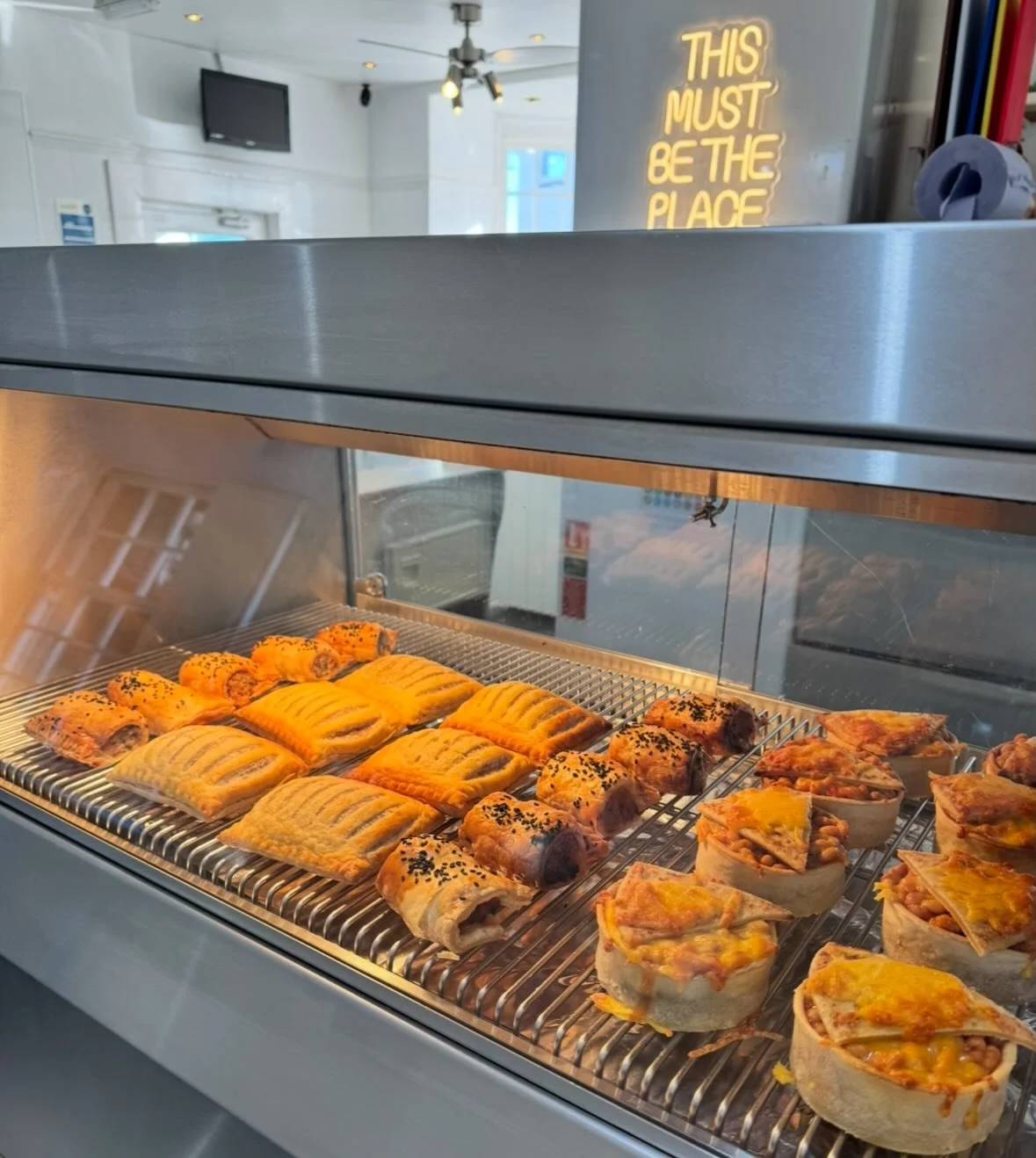 Fat Friday 🐽
The beginning of the weekend only BREAKFAST PIES🥧

We will be open this *Saturday* night for takeaway night (we have a private booking first so orders accepted from 5:45pm onwards) until 8pm👌🏼

Open 8-4 every day, 
Mallaig Railway St