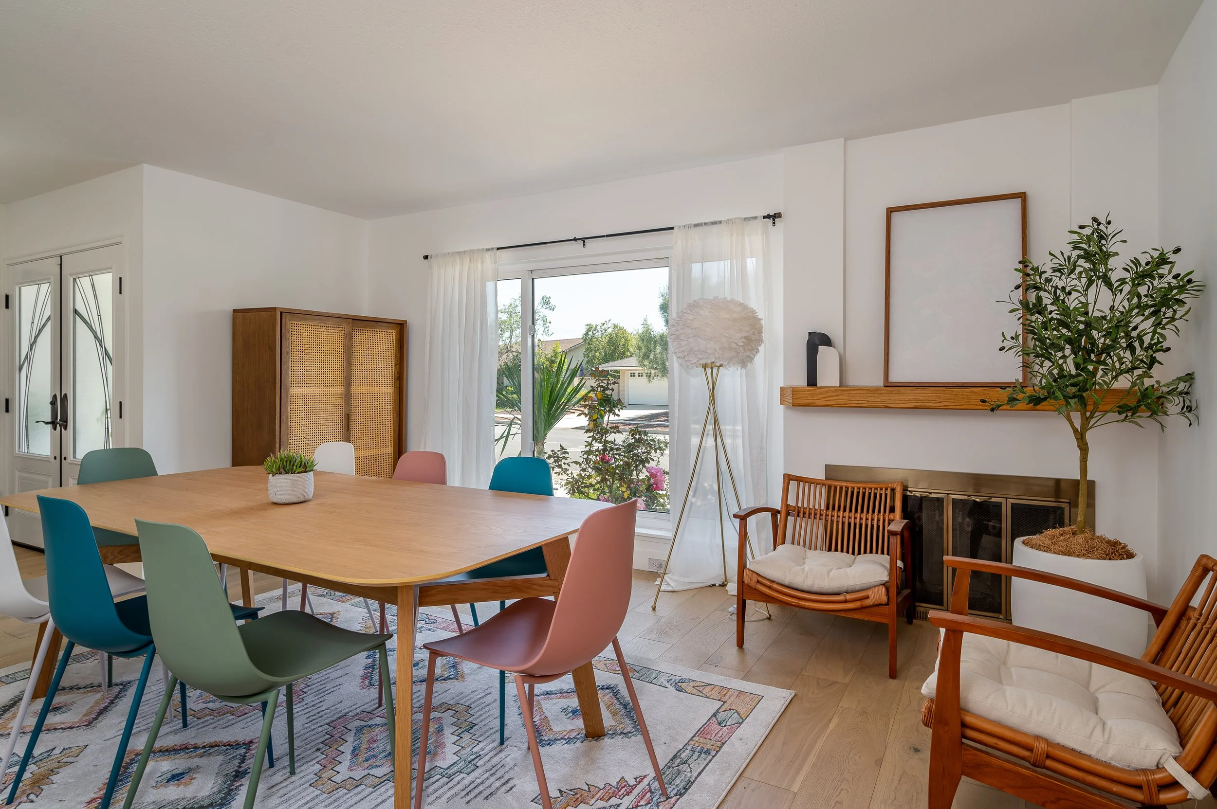 Dining room main.jpg