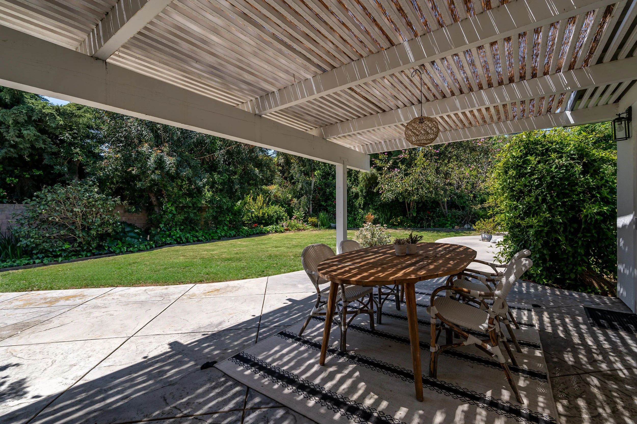 Side yard dining area.jpg