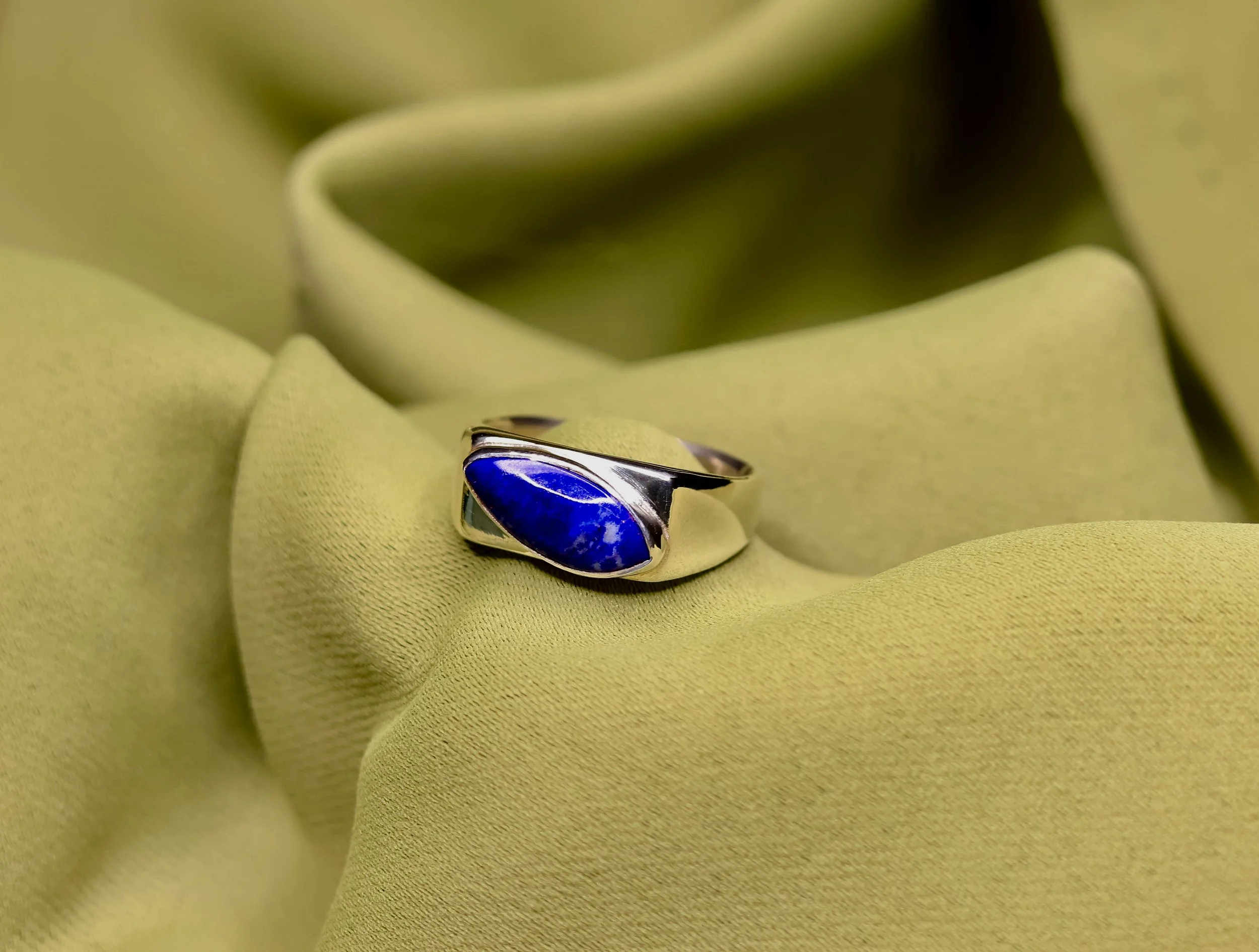 Lapis Lazuli Silver Signet - Size 8.5
