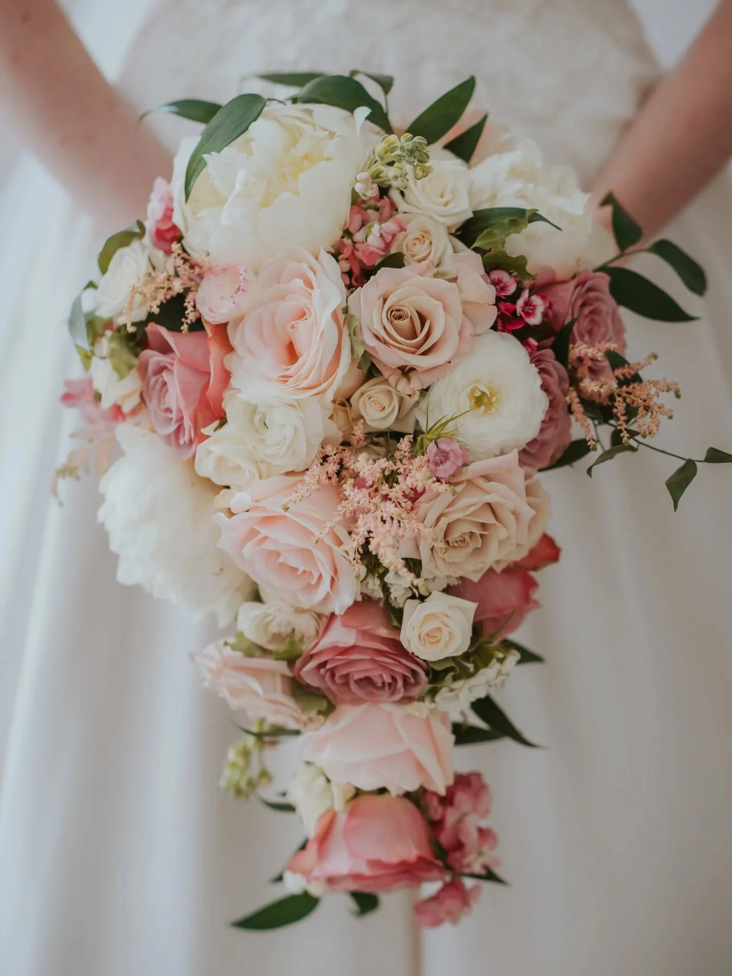 A perfect teardrop bouquet 🤍

Classic, elegant, and designed to move beautifully as you walk - there&rsquo;s something timeless about this shape that never fails to stop us in our tracks.

We&rsquo;re deep in planning mode right now, dreaming up col